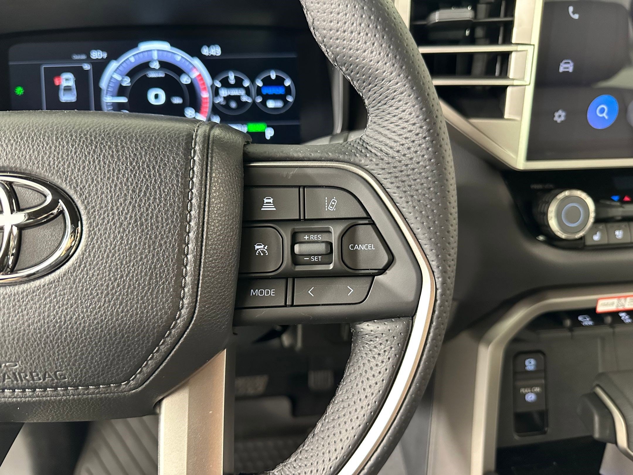 2025 Toyota Tundra Limited - Photo 24