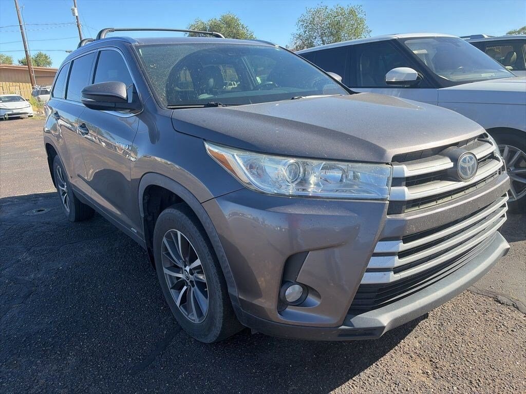 Used 2019 Toyota Highlander Hybrid XLE V6 AWD Hybrid XLE V6 AWD