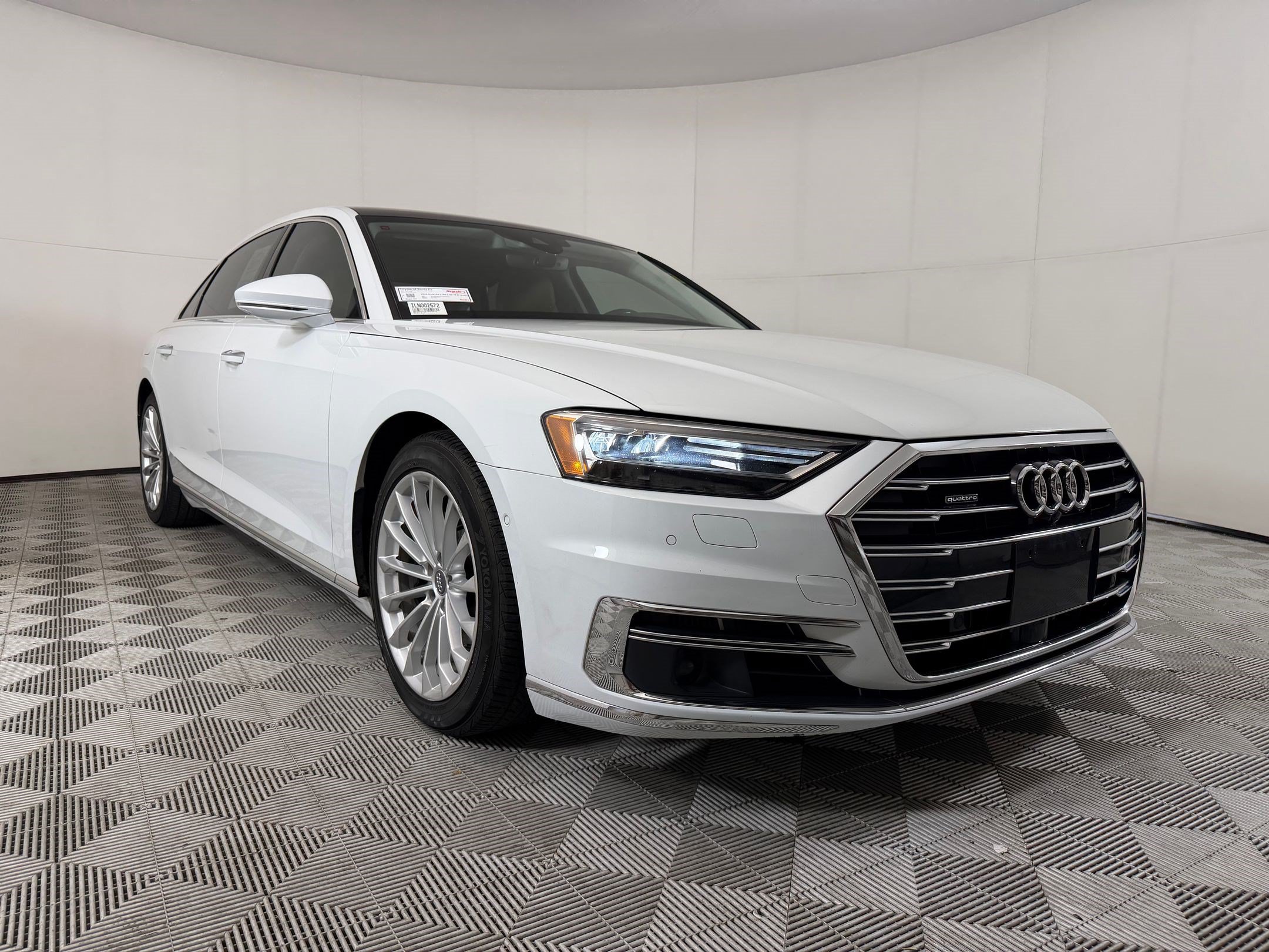 A8 L A8 L 60 TFSI Quattro Tiptronic (60 TFSI Quattro) Sedan