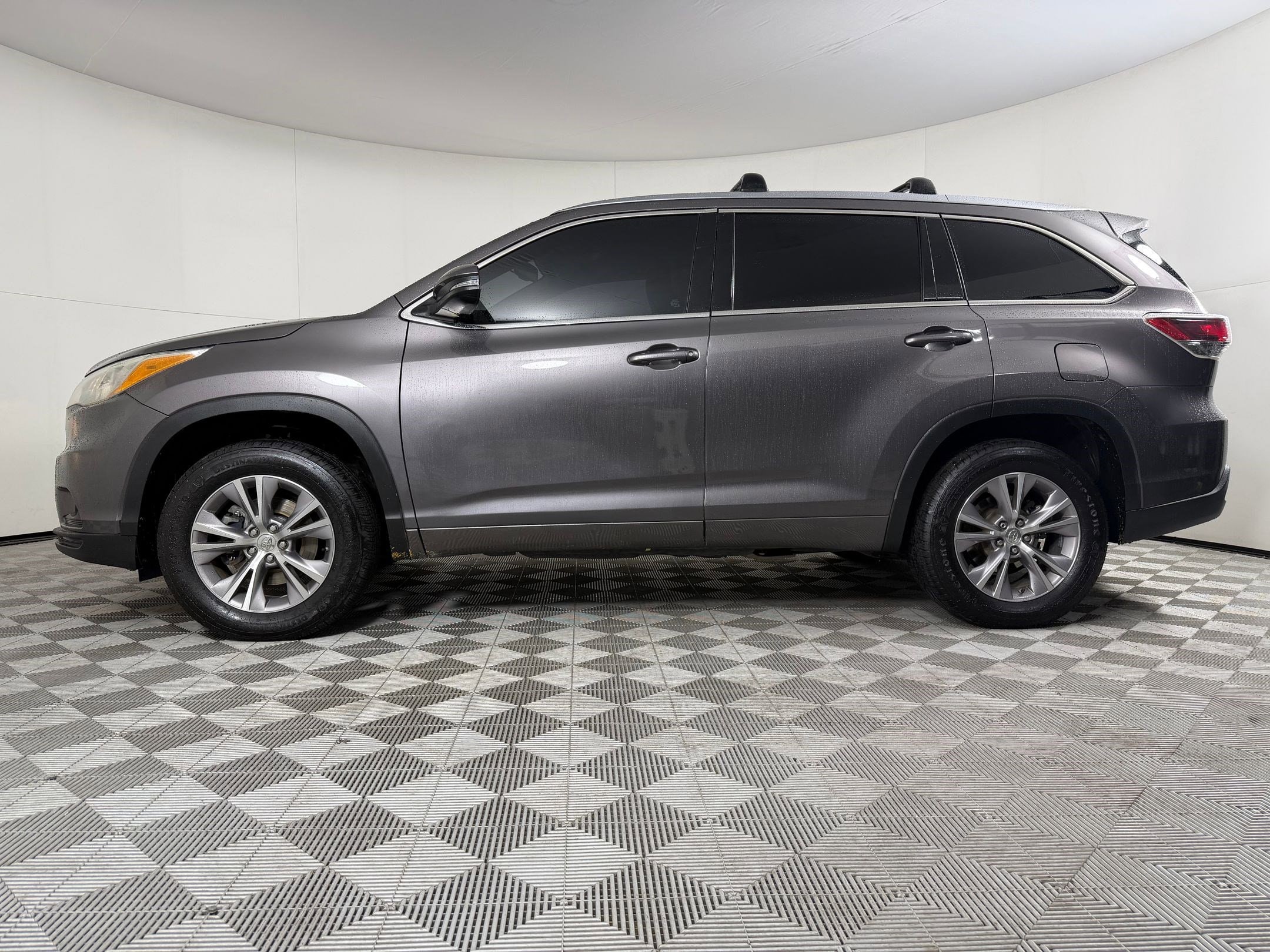 Used 2015 Toyota Highlander XLE with VIN 5TDKKRFH7FS114006 for sale in Santa Fe, NM
