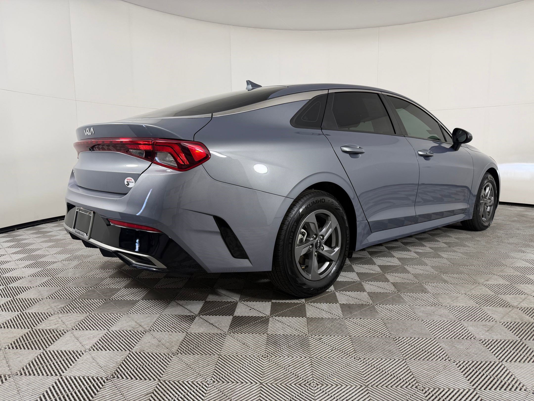 2023 Kia K5 LXS - Photo 8