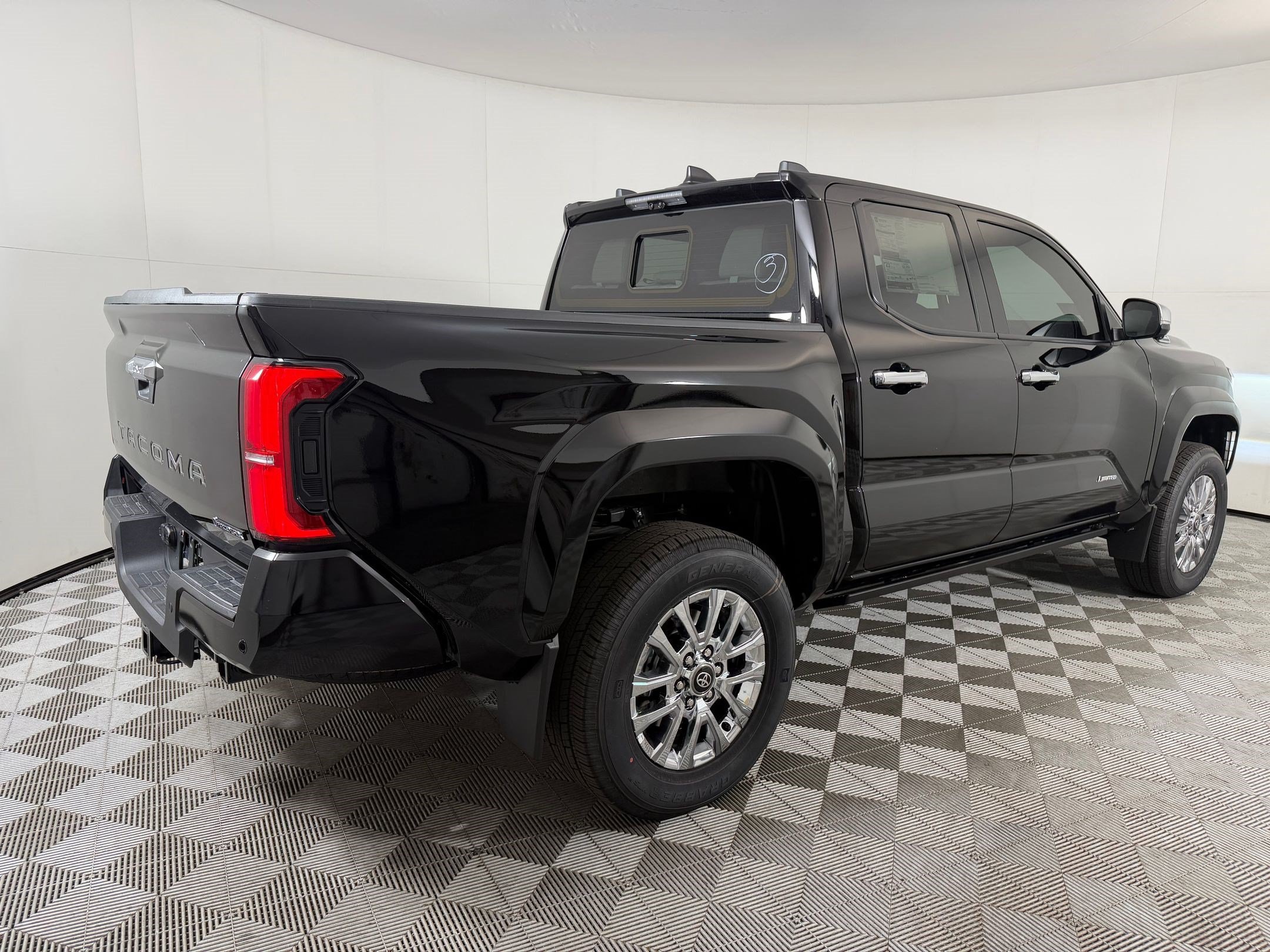2026 Toyota Tacoma Limited - Photo 9