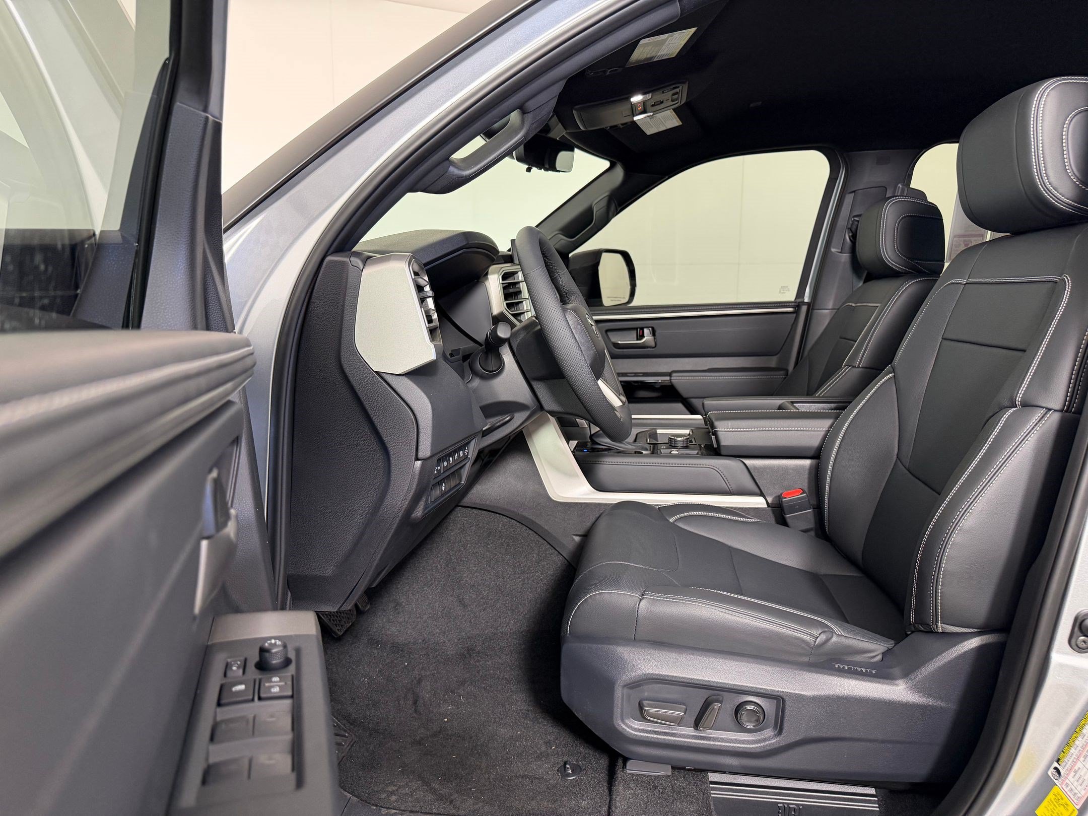 2026 Toyota Tundra Limited - Photo 5