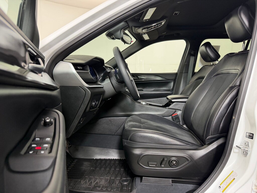 Used 2023 Jeep Grand Cherokee Altitude Altitude 4x4
