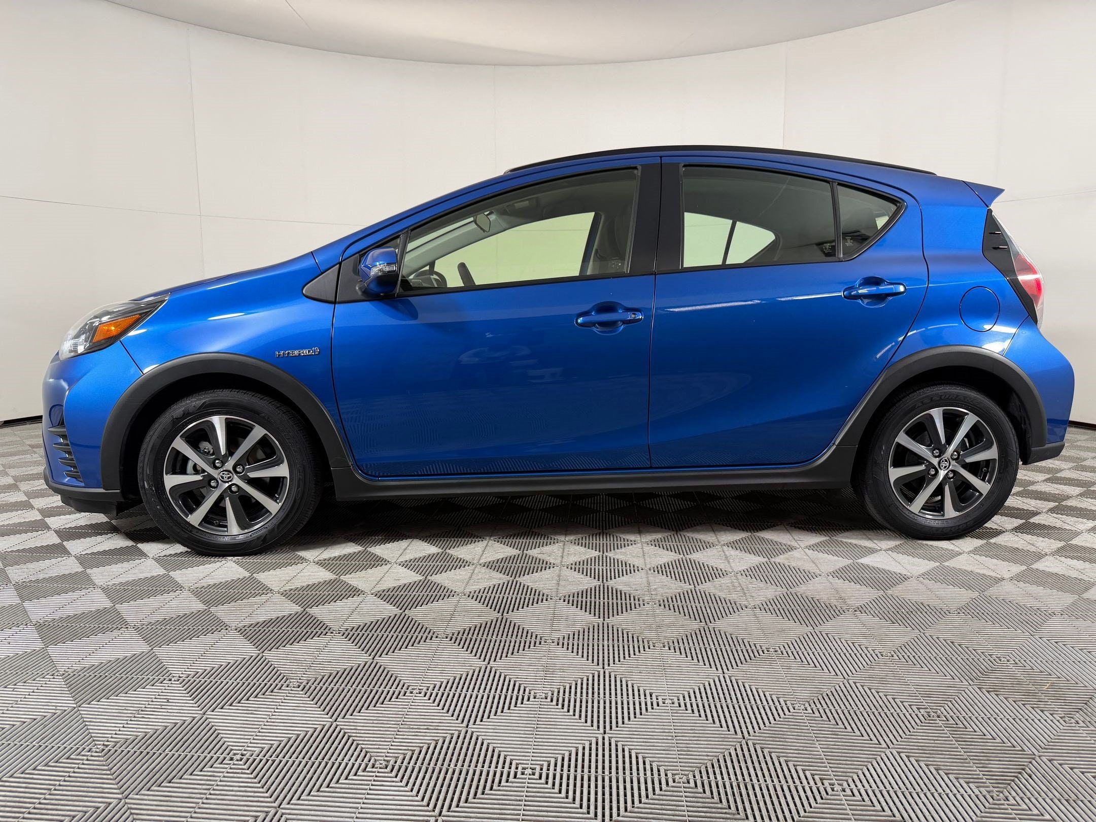 Prius C One One