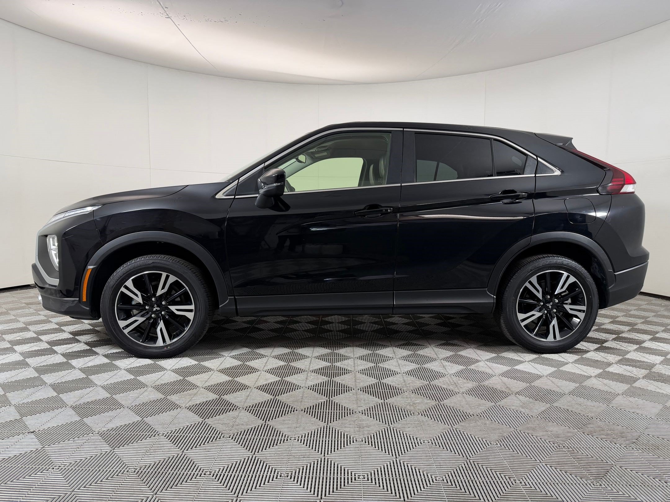 2025 Mitsubishi Eclipse Cross SE SUV
