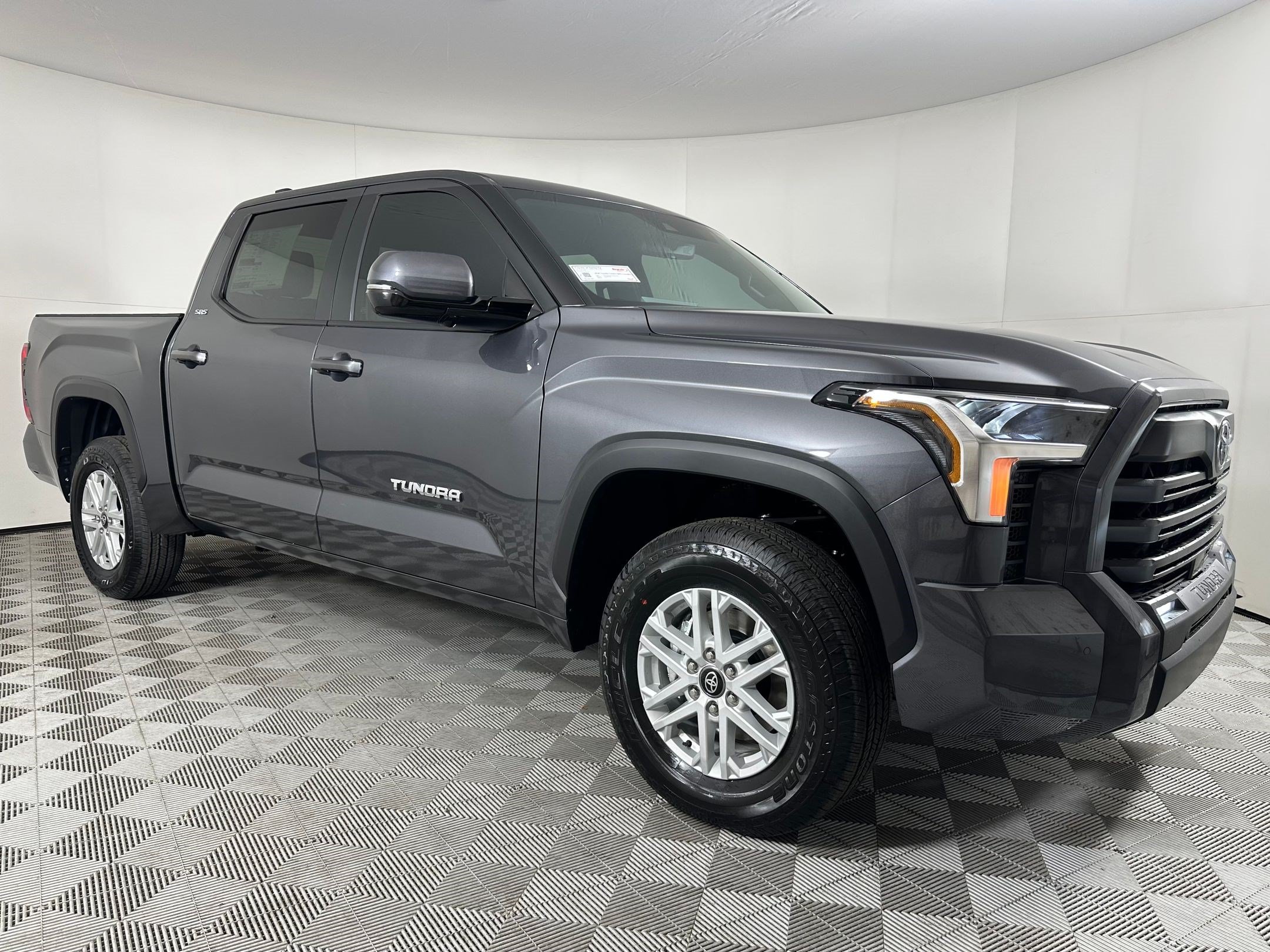 2026 Toyota Tundra SR5 - Photo 6