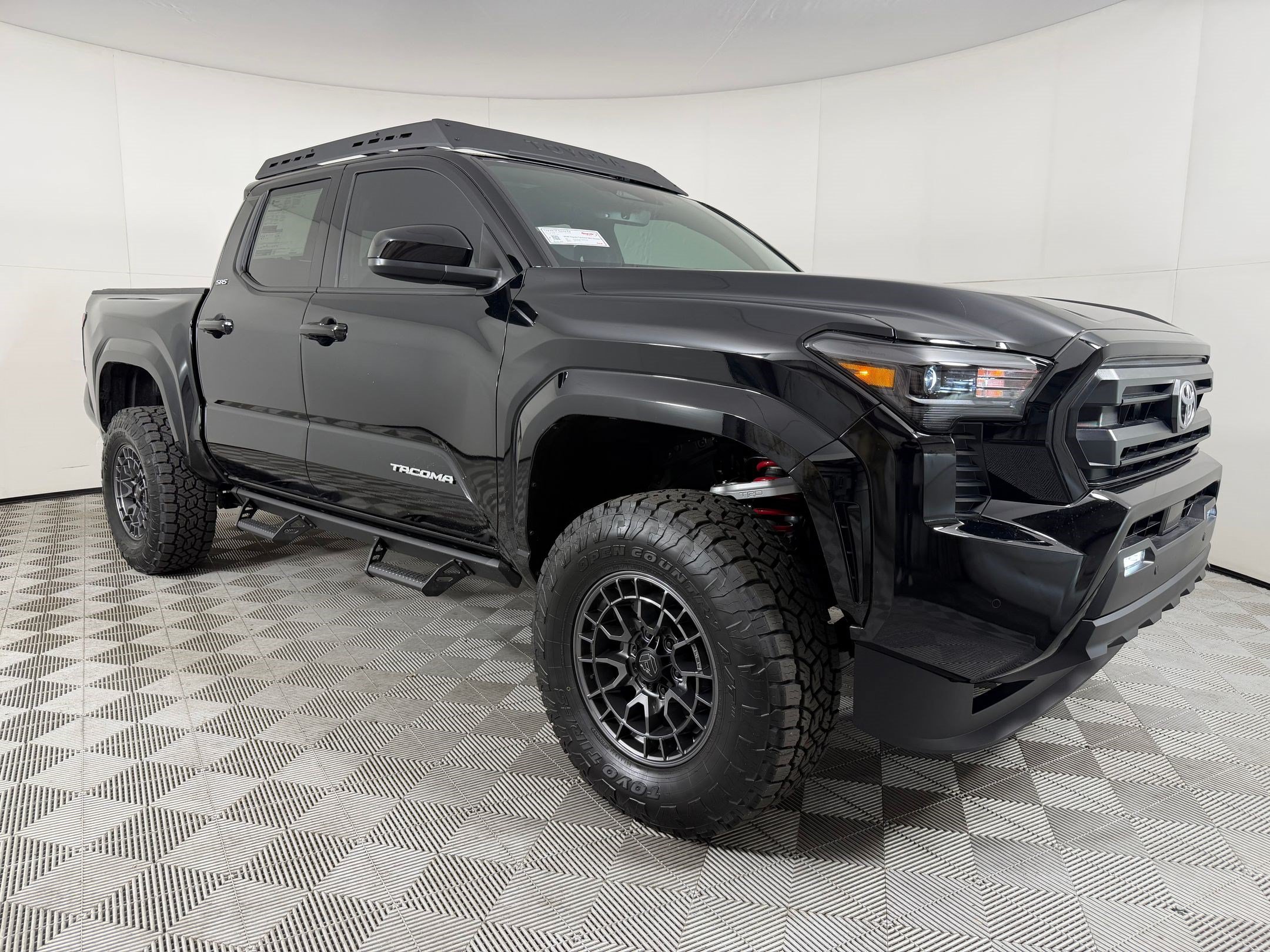 2026 Toyota Tacoma SR5 - Photo 6