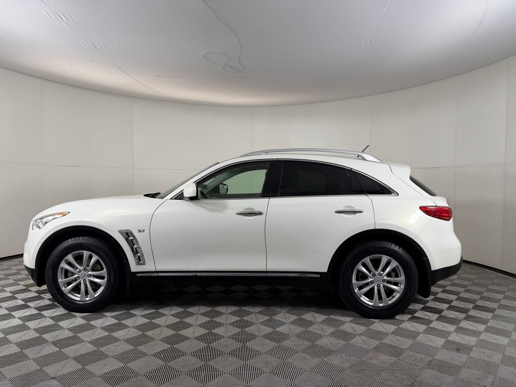 Used 2016 INFINITI QX70 Base with VIN JN8CS1MW8GM752385 for sale in Santa Fe, NM