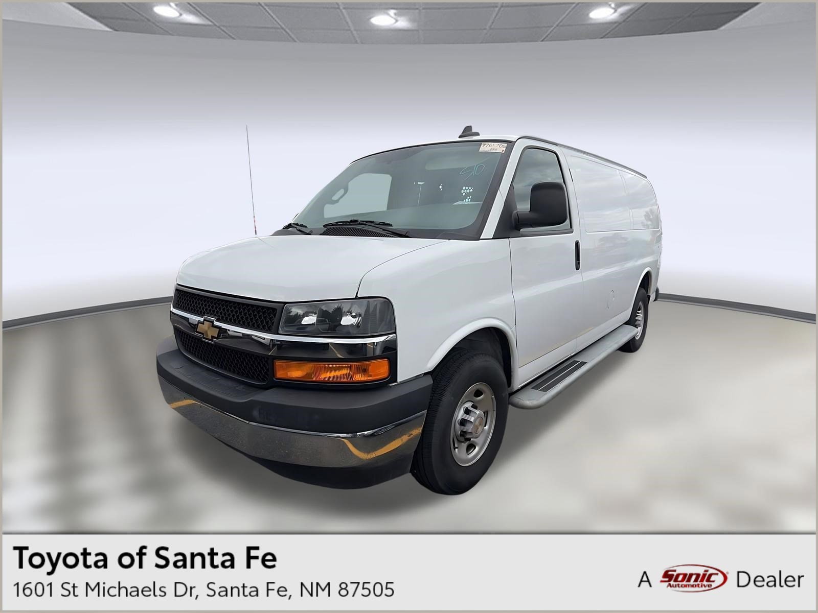 2024 Chevrolet Express 2500 Work Van HD's photo