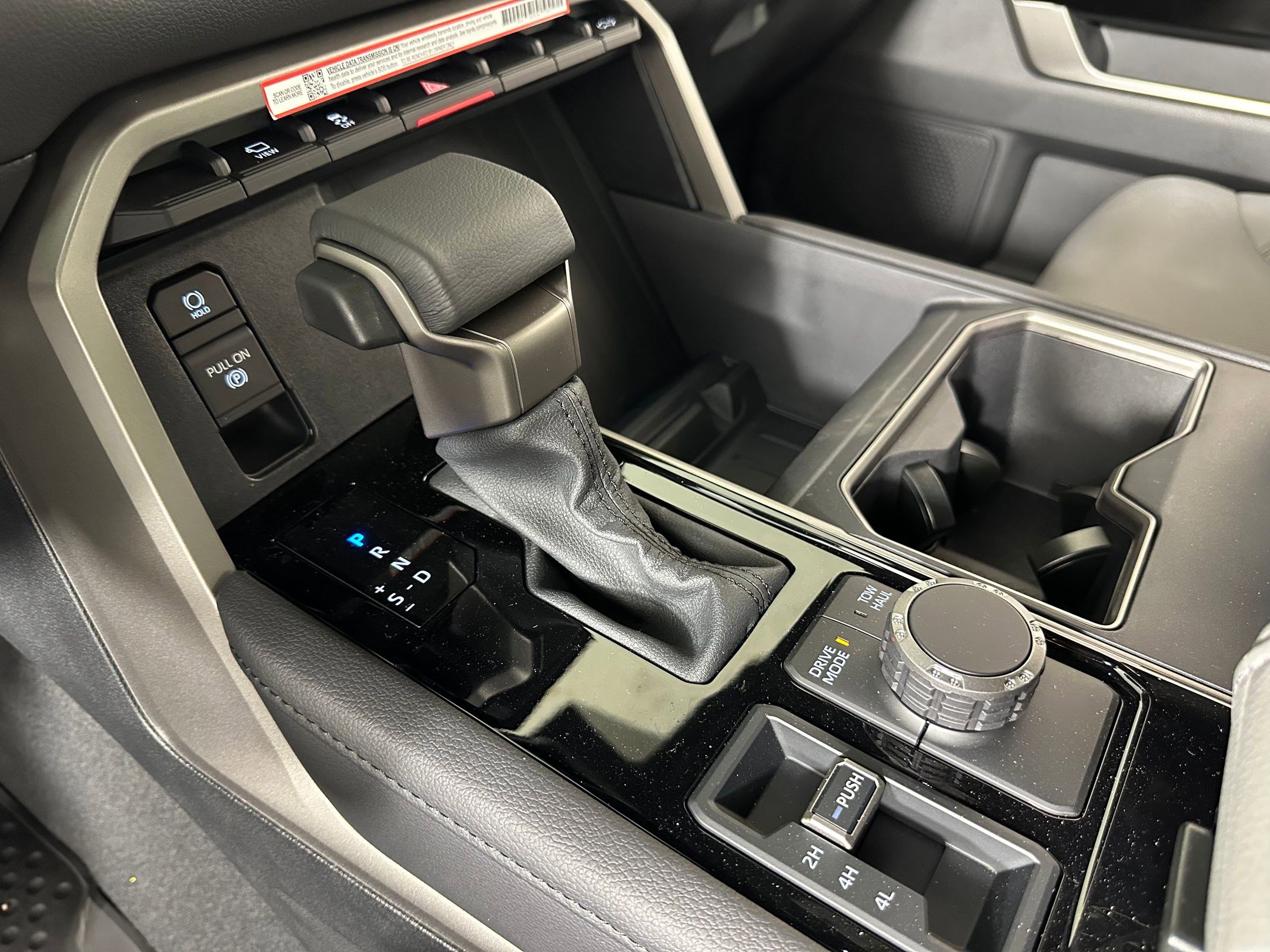 2025 Toyota Tundra Limited - Photo 17