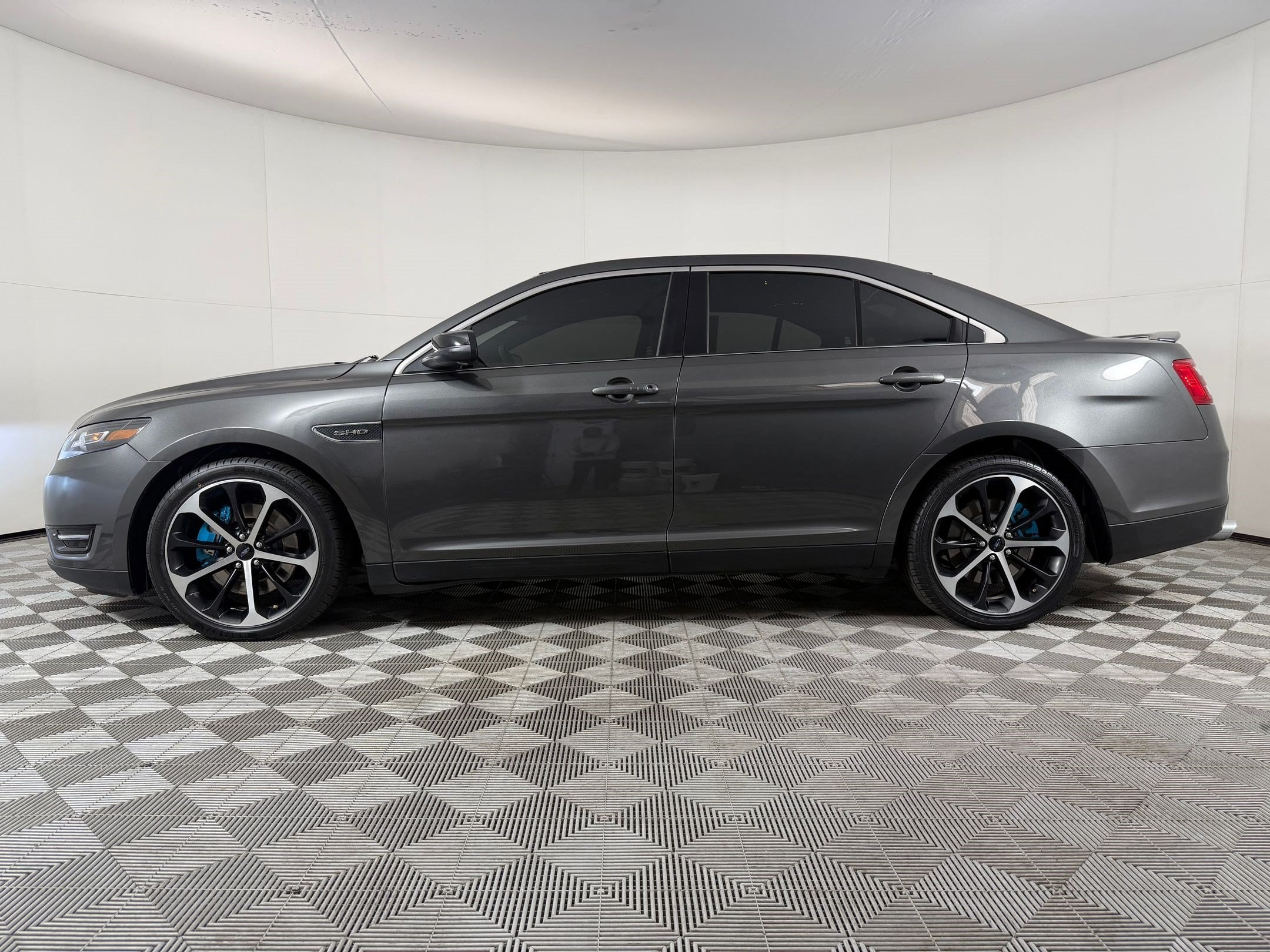 Taurus SHO Sedan