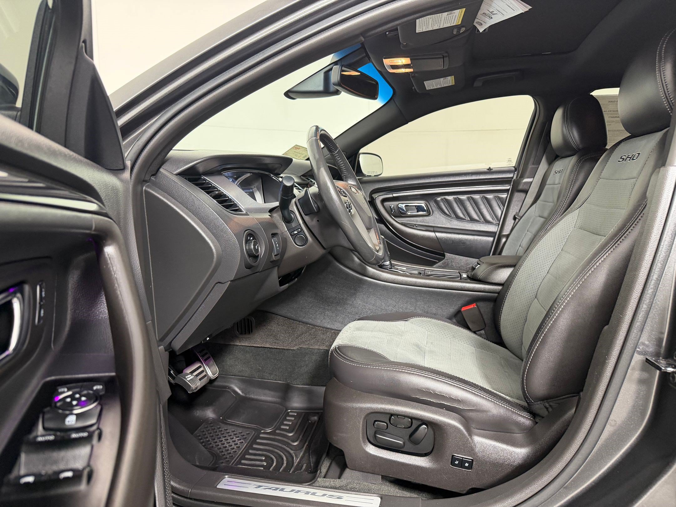 Taurus SHO Sedan