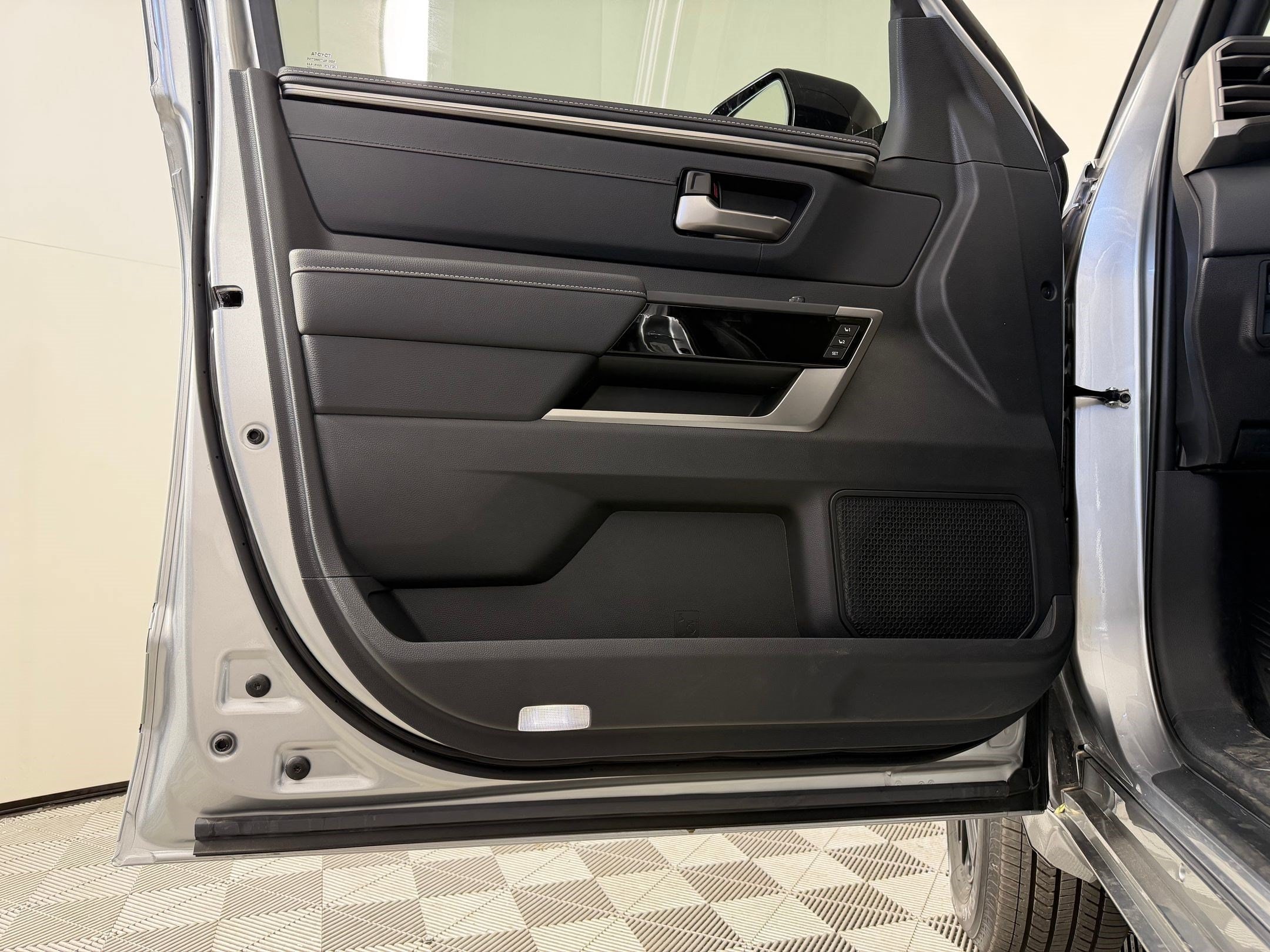 2026 Toyota Tundra Limited - Photo 23