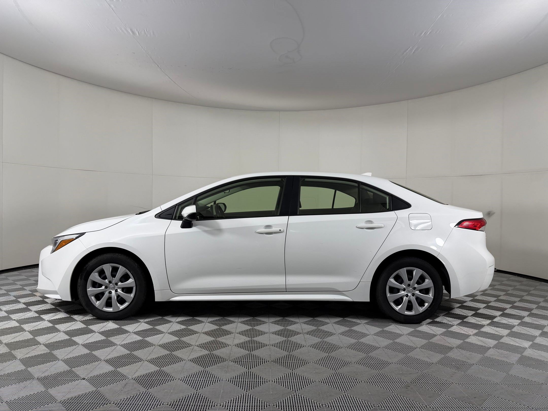 Used 2025 Toyota Corolla Hybrid LE Sedan