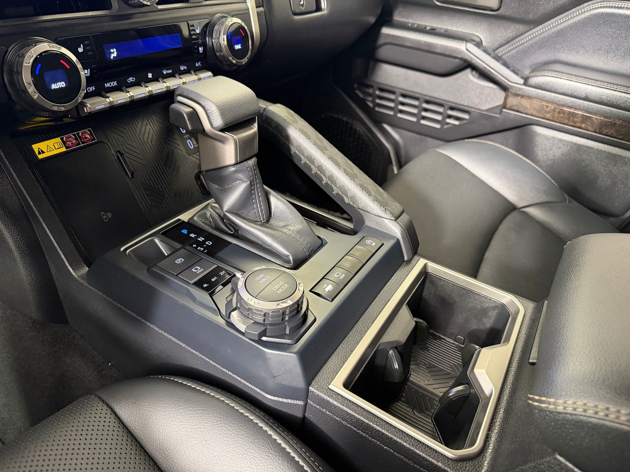 2025 Toyota Tacoma Limited - Photo 17