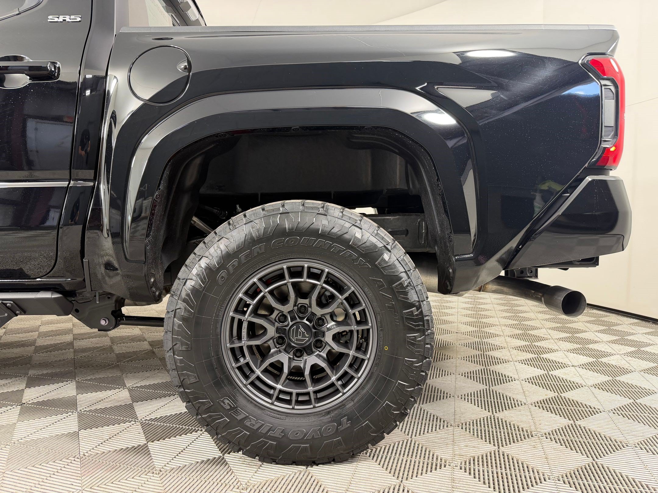 2026 Toyota Tacoma SR5 - Photo 26