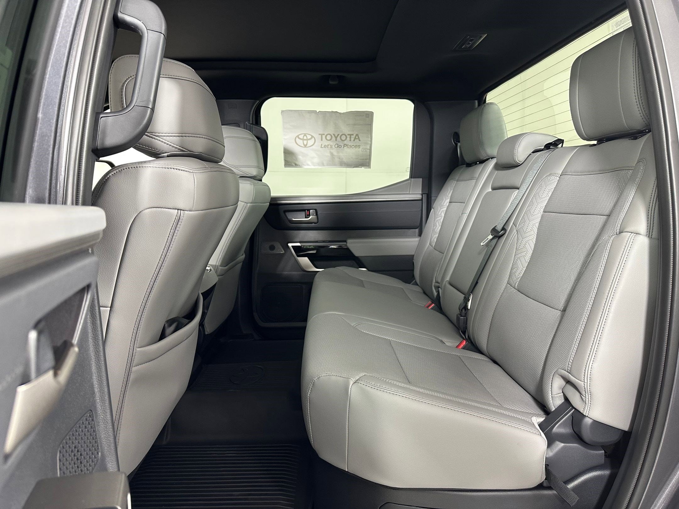 2025 Toyota Tundra Limited - Photo 12