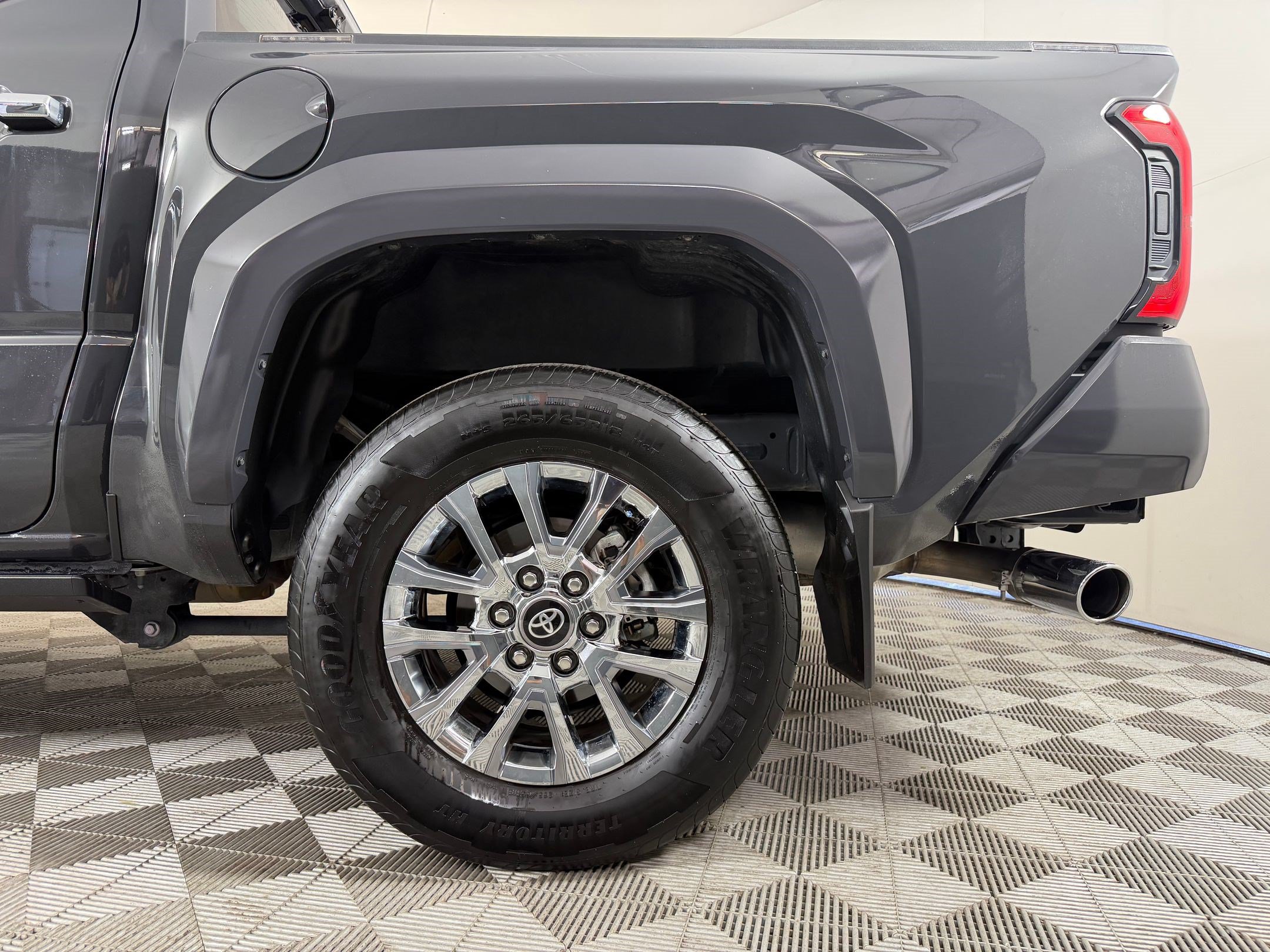 2025 Toyota Tacoma Limited - Photo 29