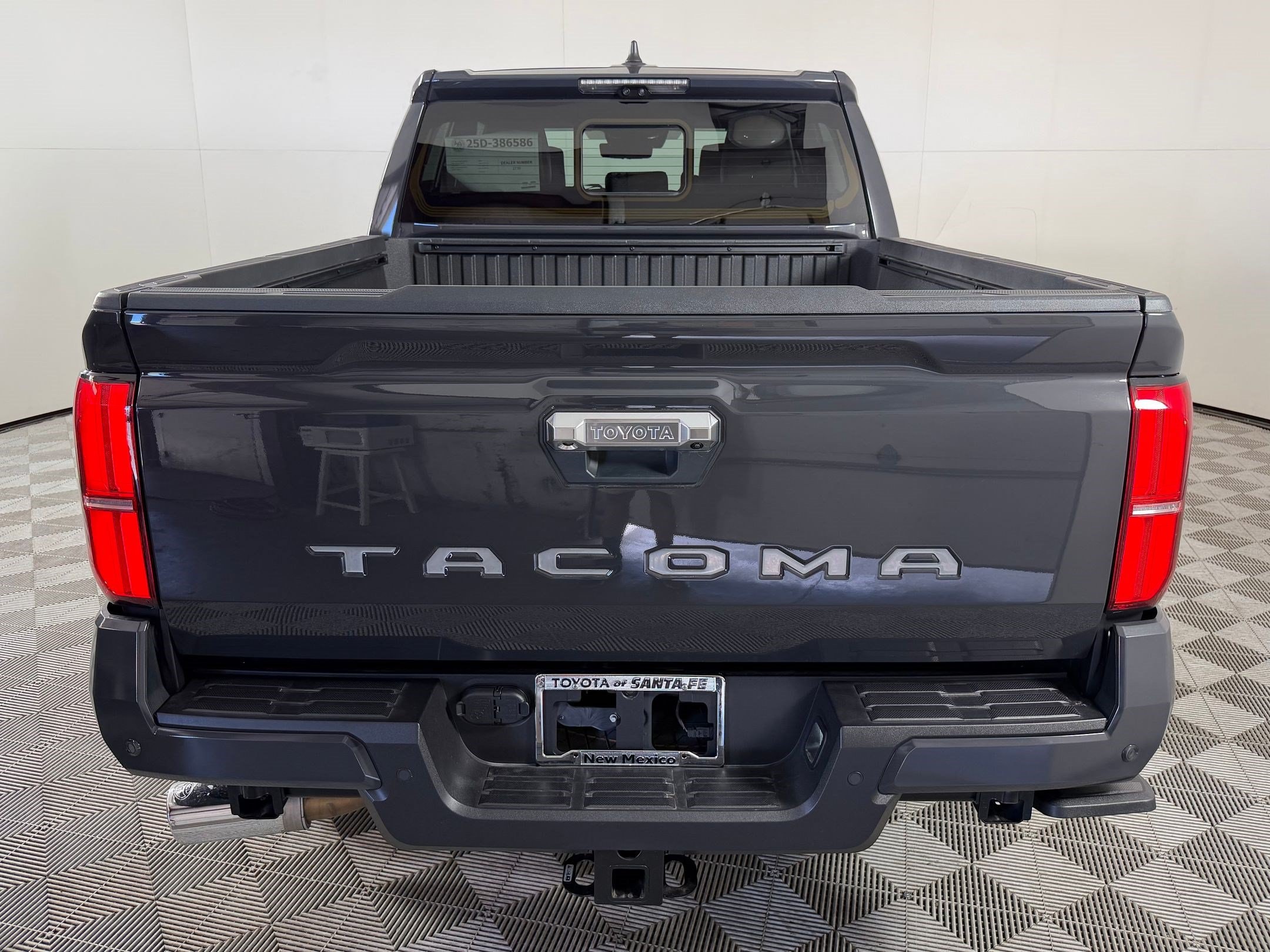 2025 Toyota Tacoma Limited - Photo 10