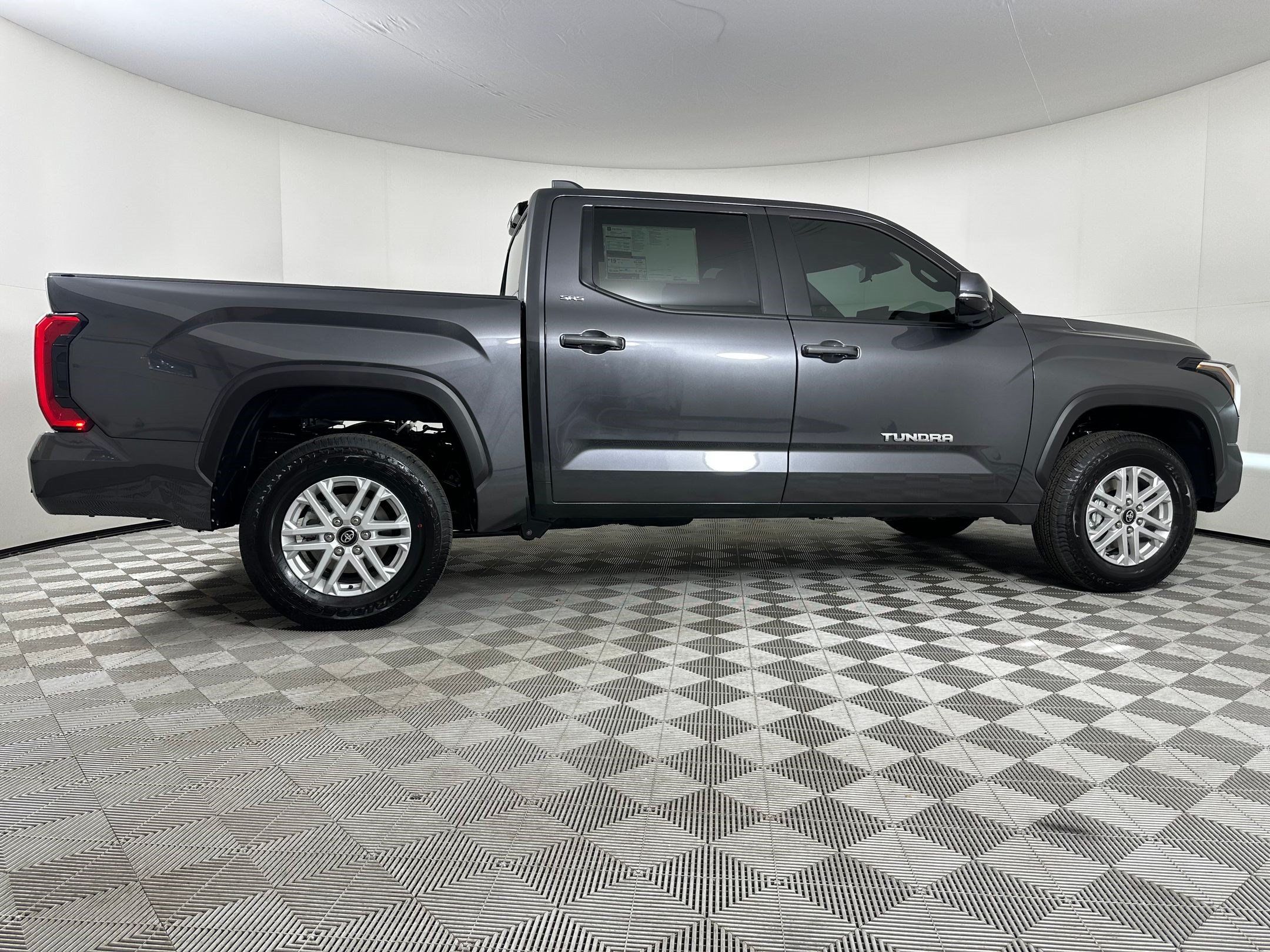2026 Toyota Tundra SR5 - Photo 7