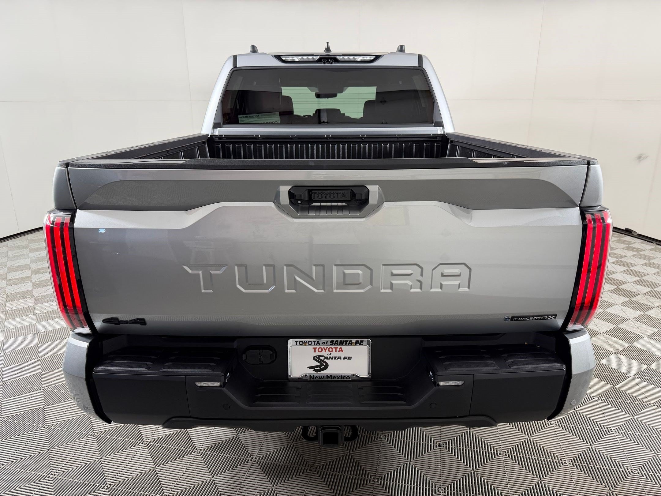 2026 Toyota Tundra Limited - Photo 10