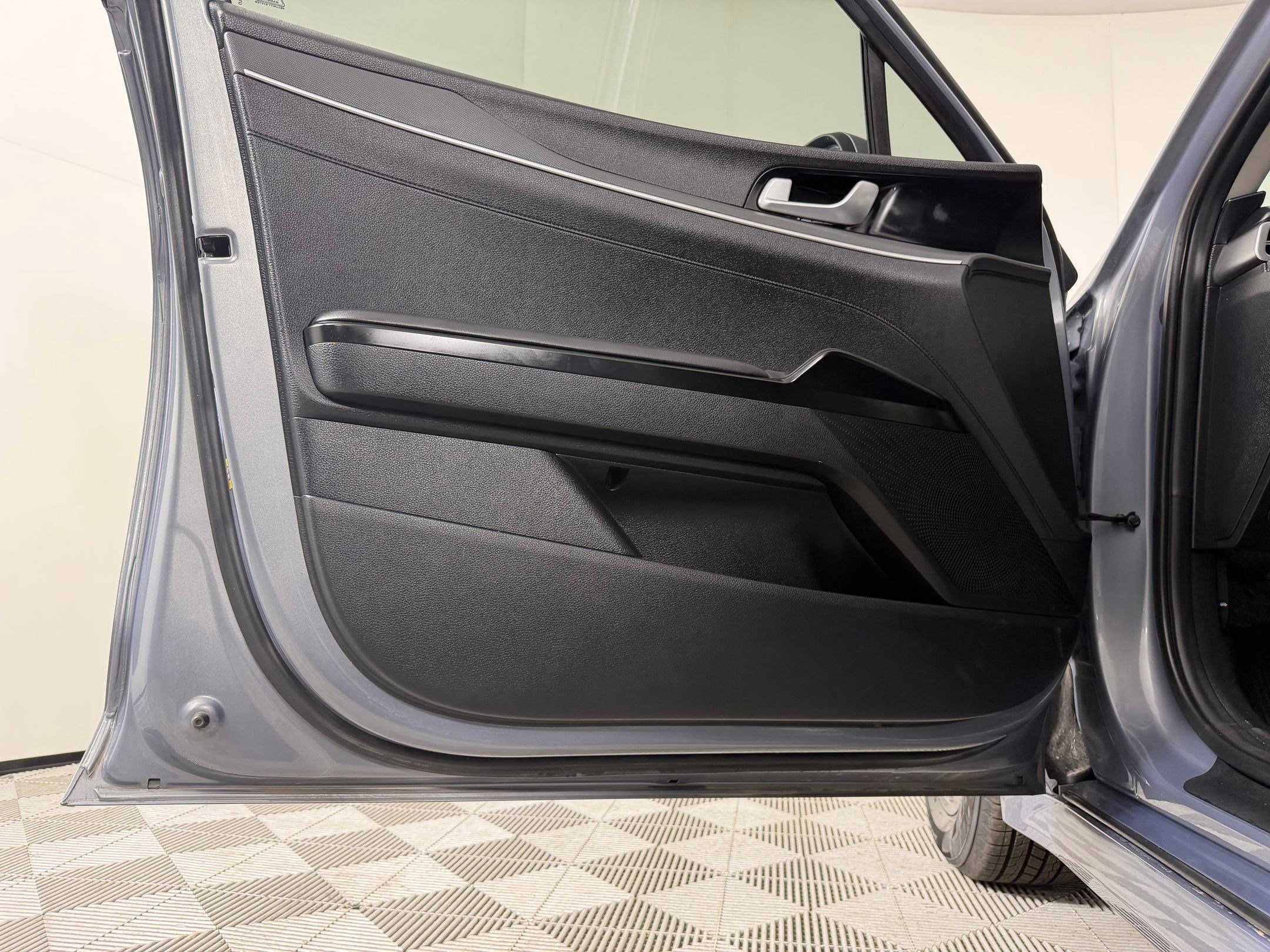 2023 Kia K5 LXS - Photo 22