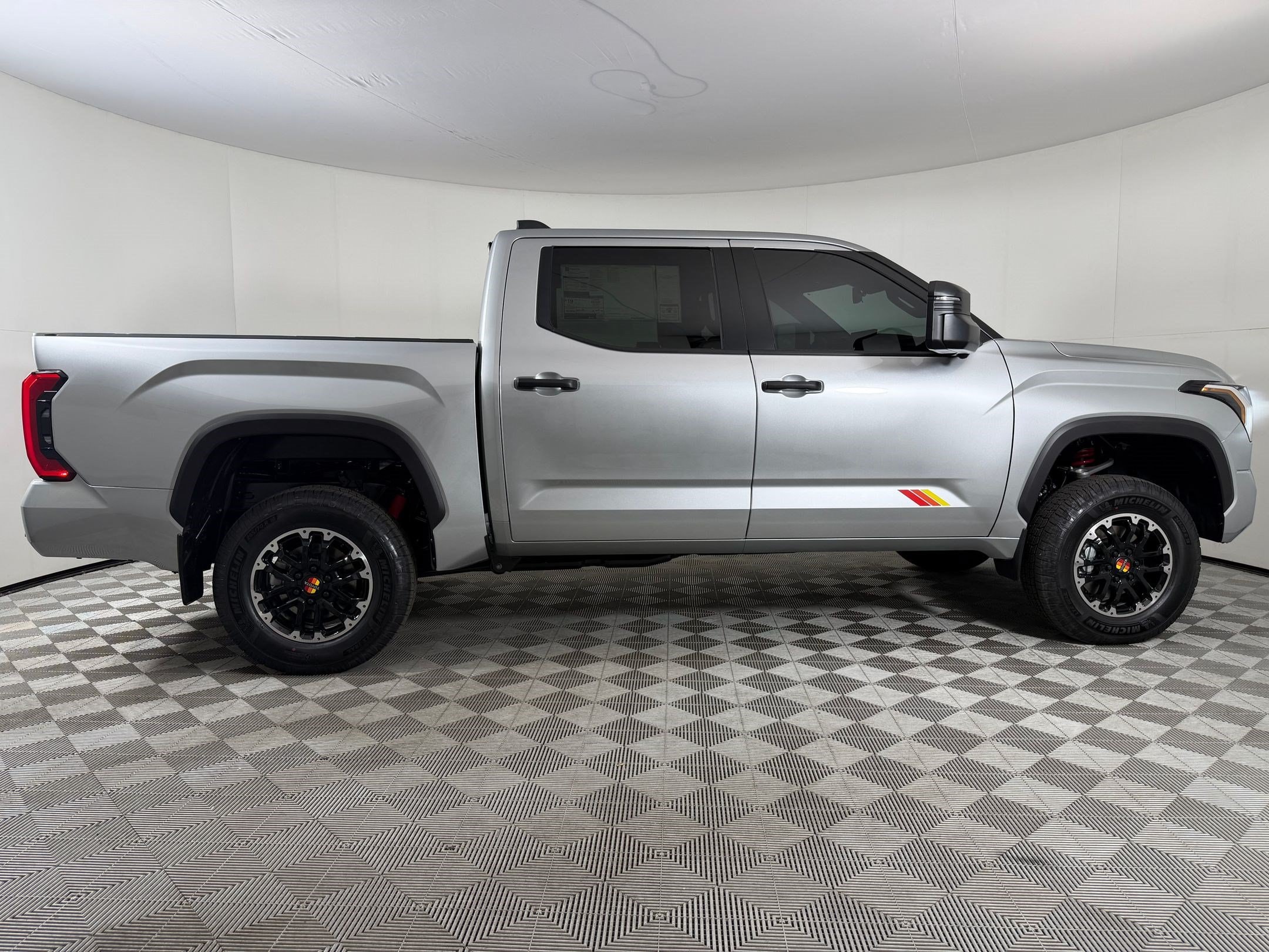 2026 Toyota Tundra SR5 - Photo 7