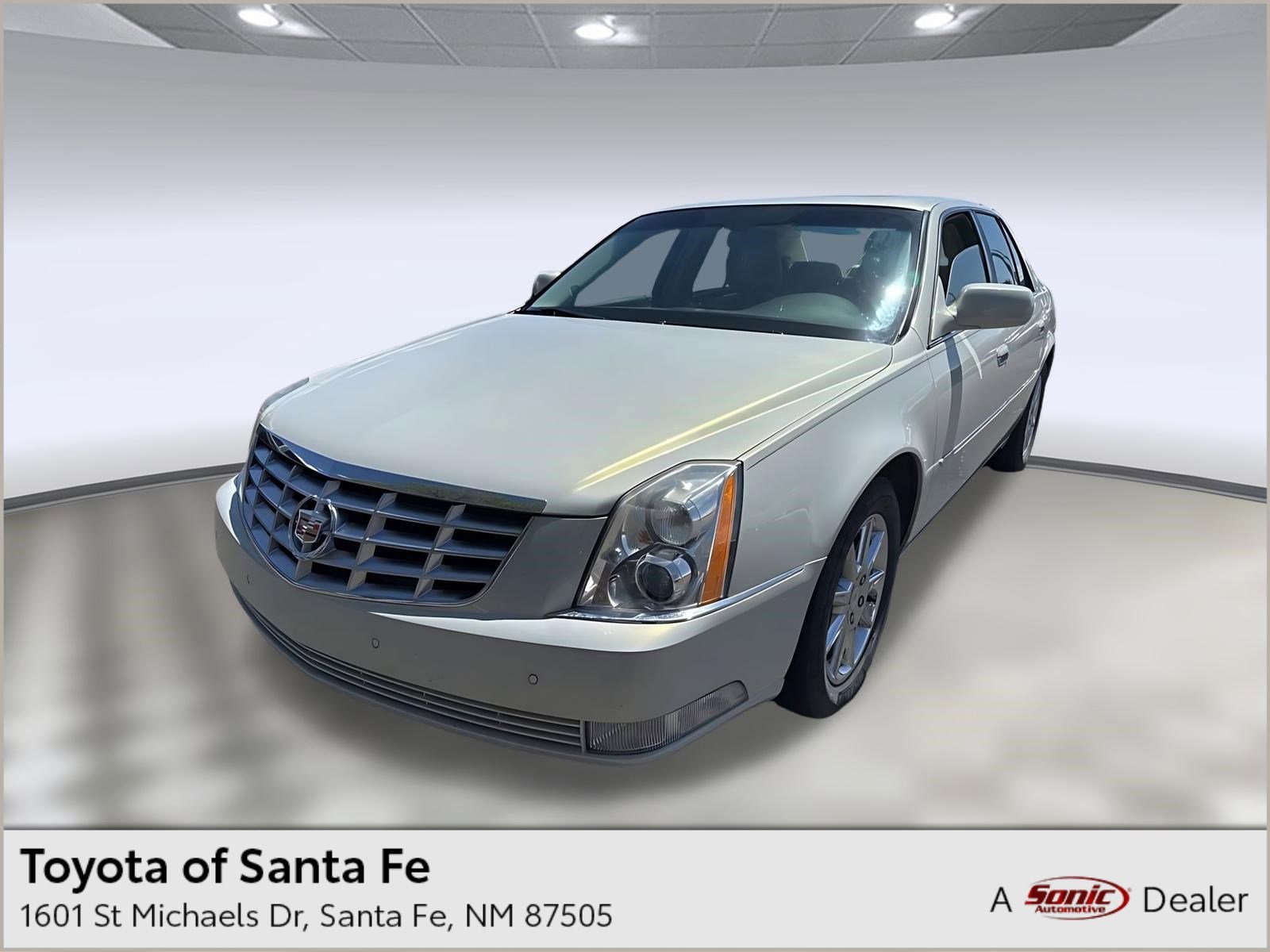 2010 Cadillac DTS Luxury Collection's photo