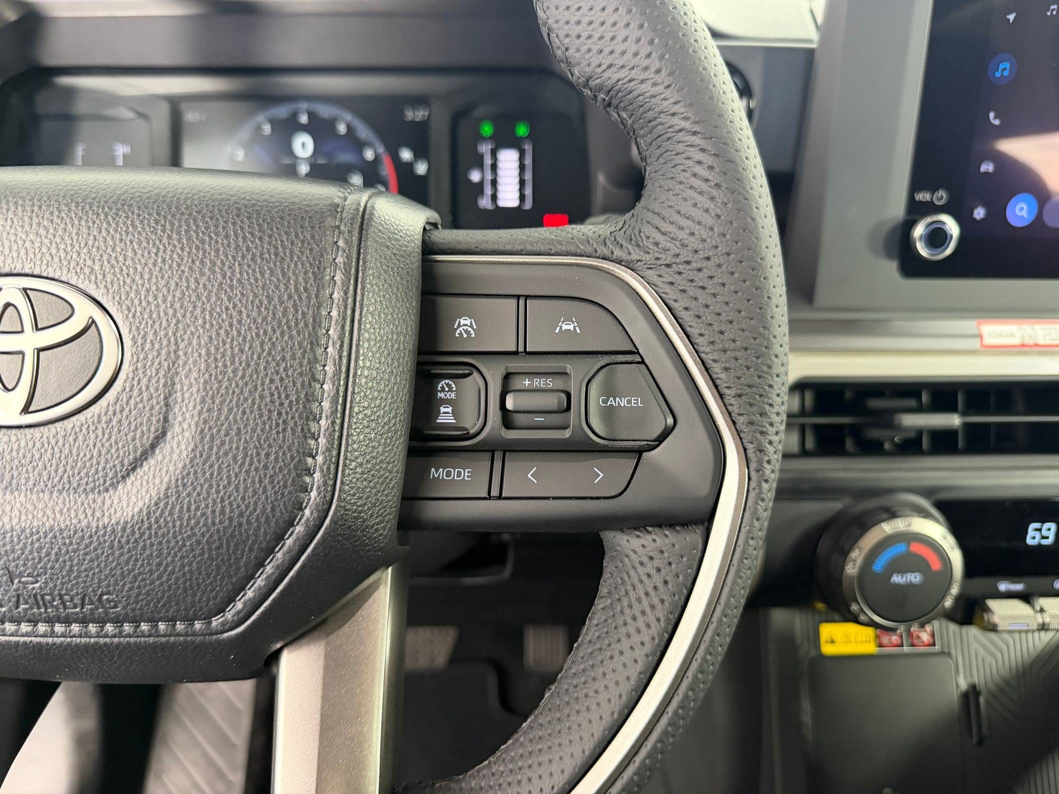 2026 Toyota Tacoma SR5 - Photo 23