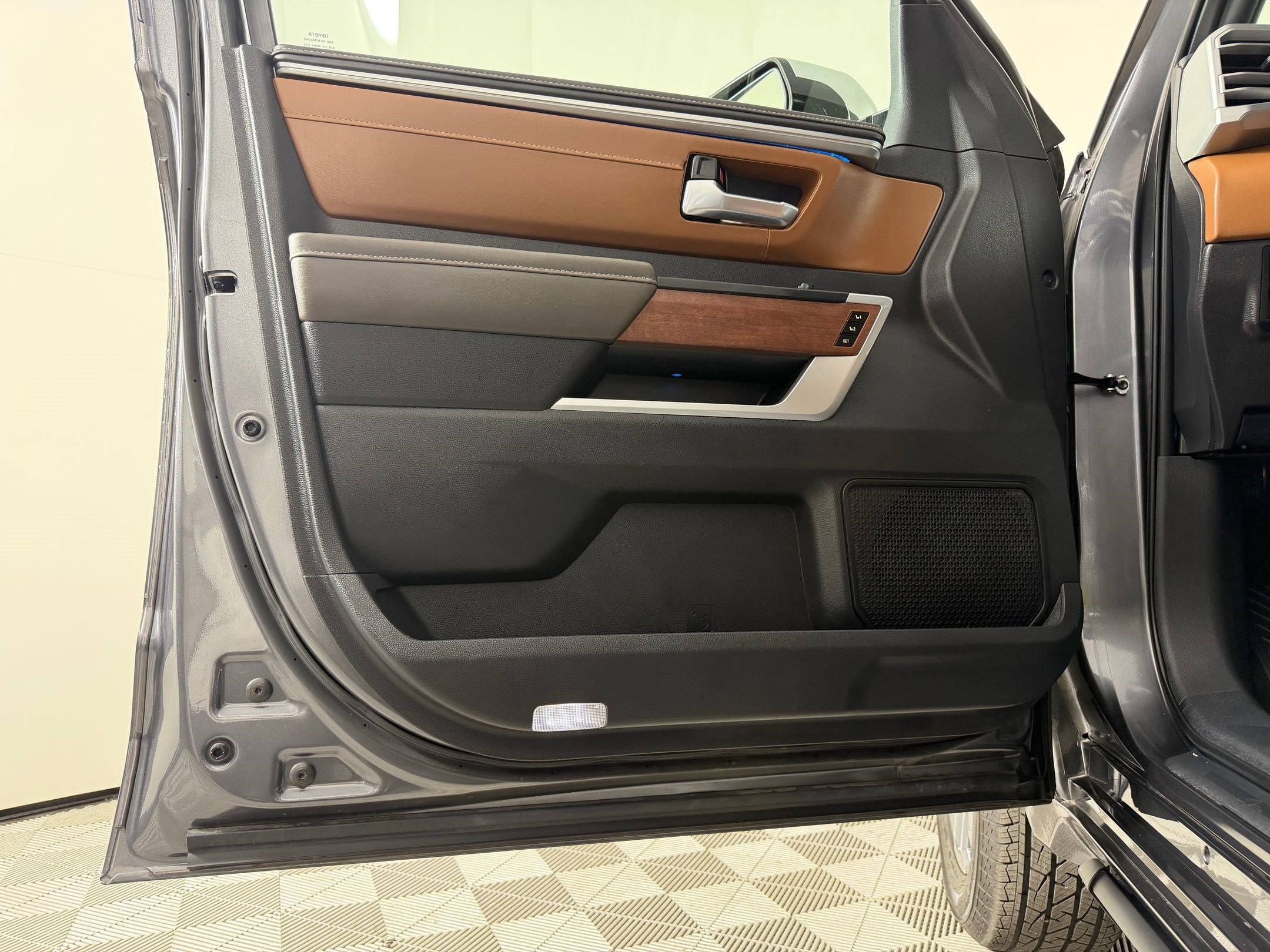2024 Toyota Tundra 1794 Edition - Photo 25