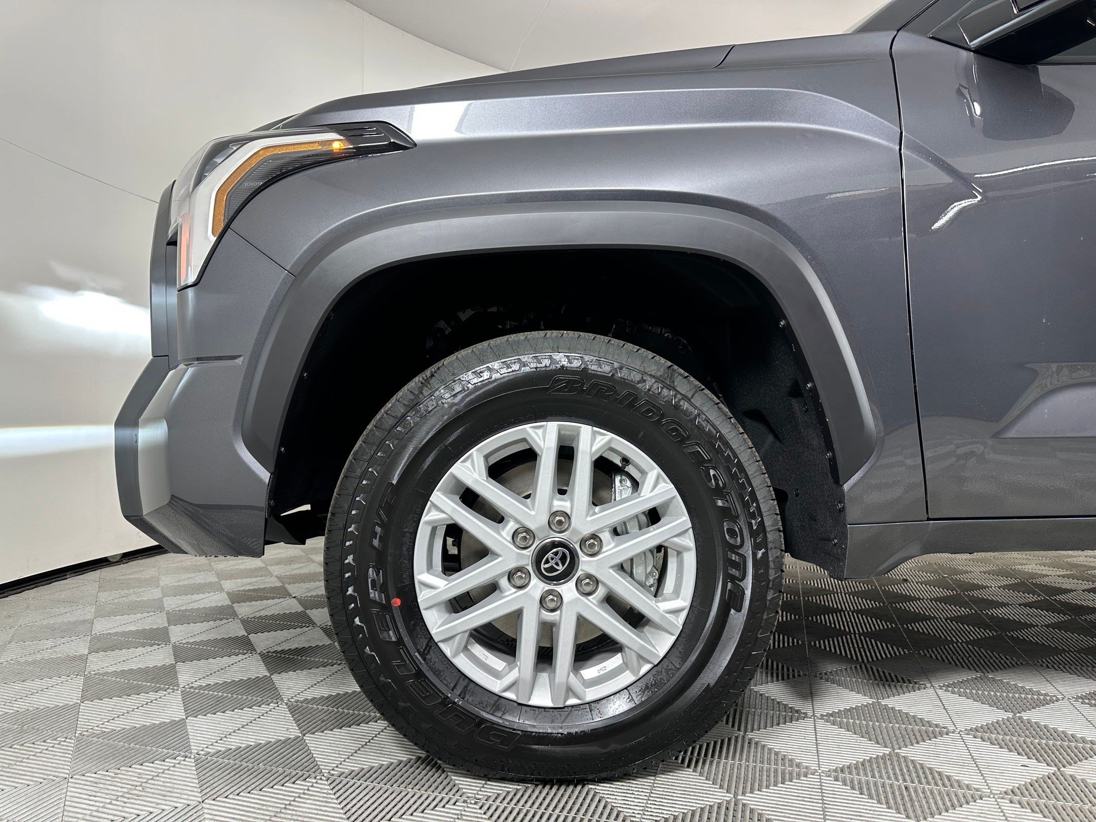 2026 Toyota Tundra SR5 - Photo 10