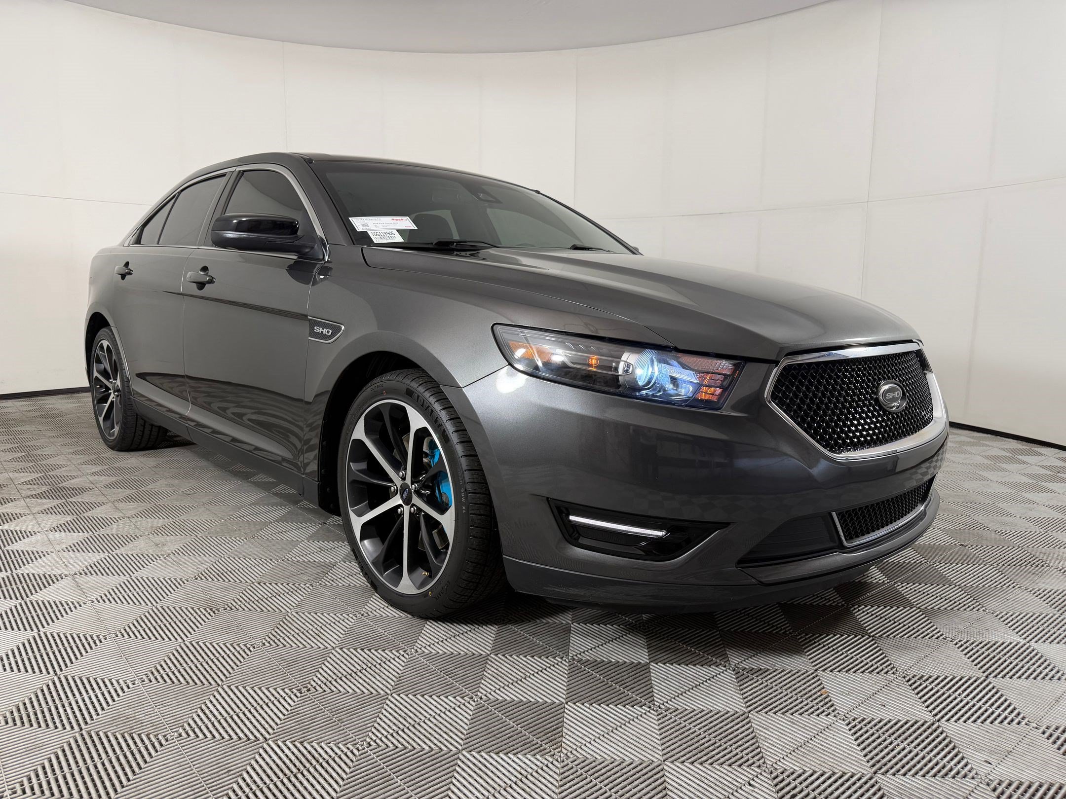 Taurus SHO Sedan