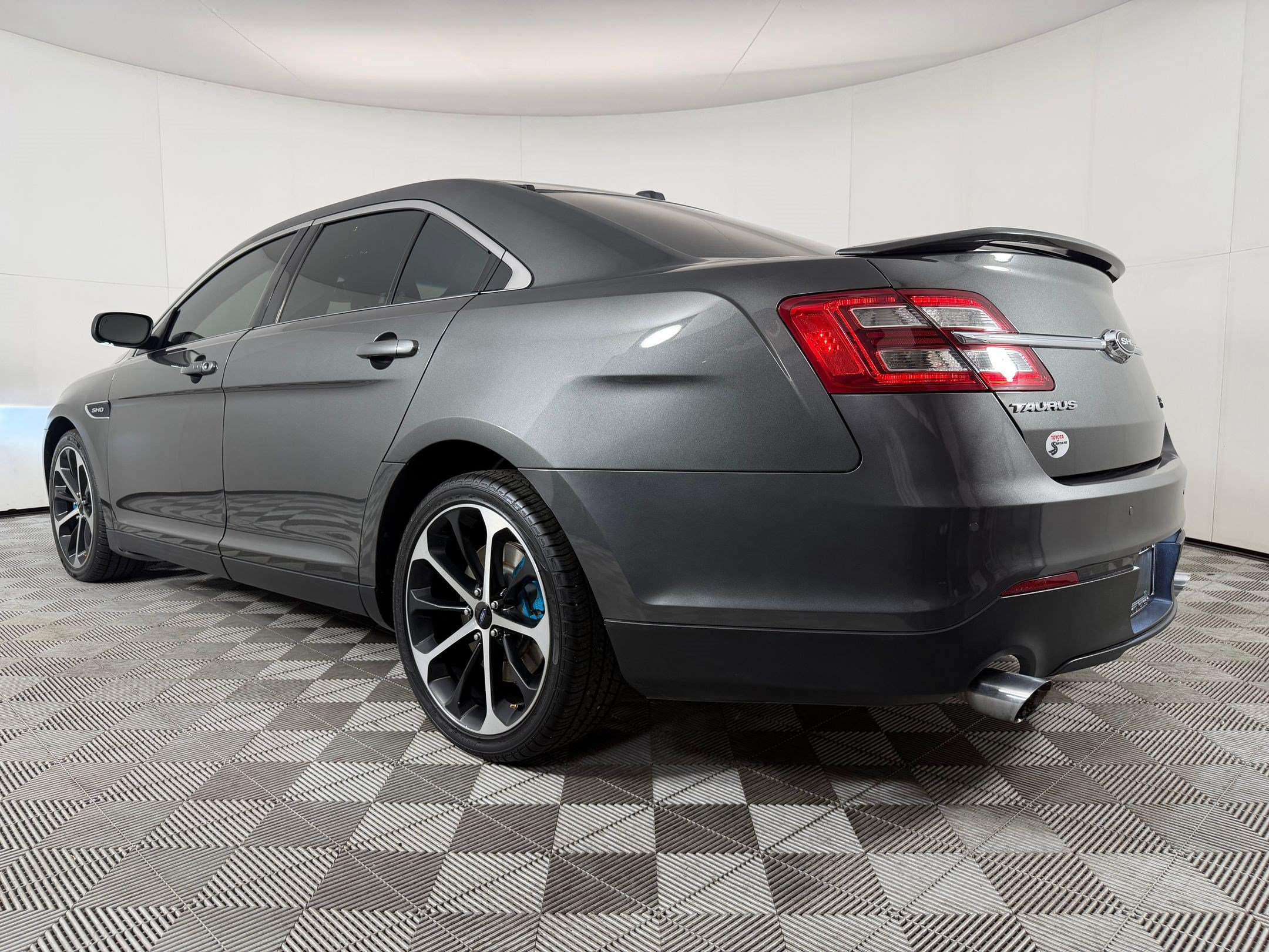 Taurus SHO Sedan
