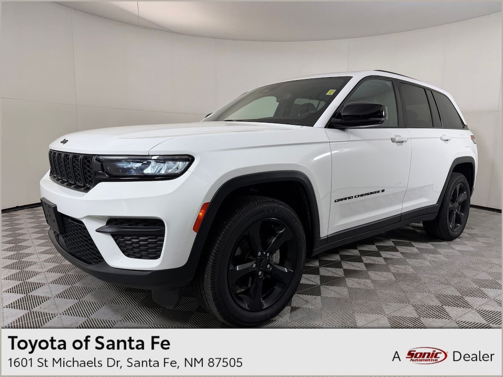 Used 2023 Jeep Grand Cherokee Altitude Altitude 4x4