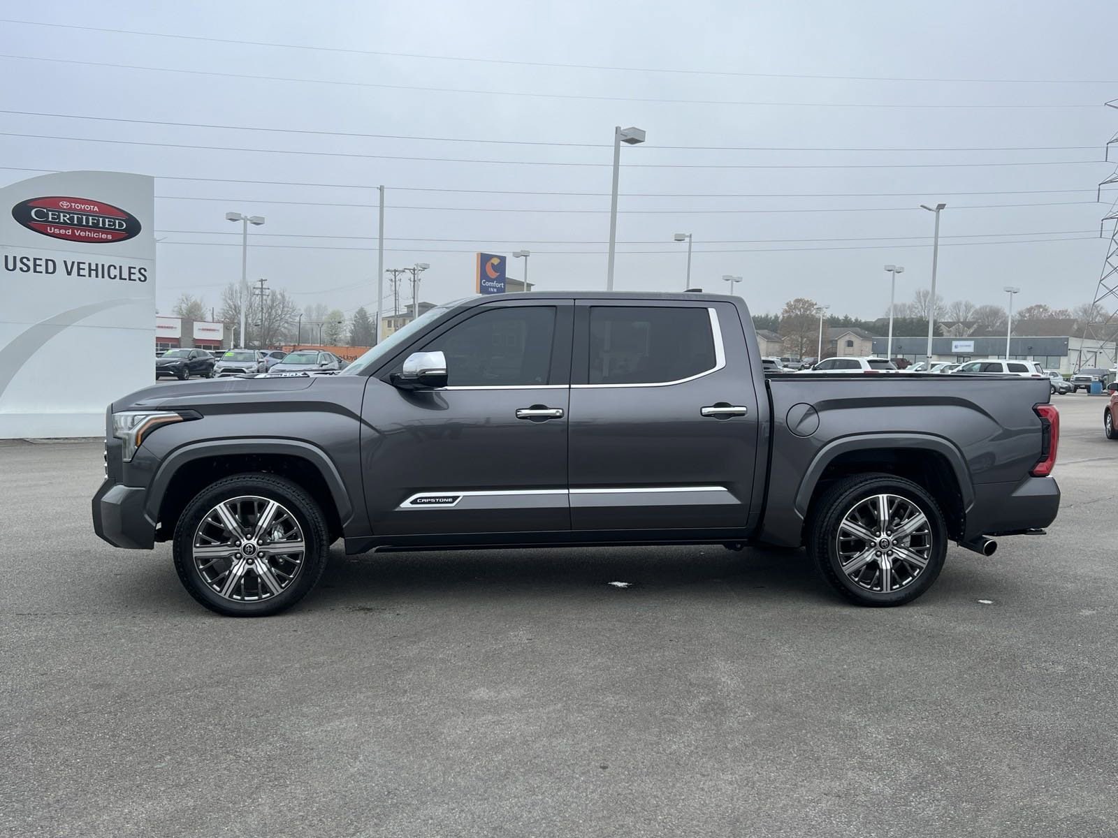 Used 2022 Toyota Tundra Capstone with VIN 5TFVC5DB4NX009823 for sale in Somerset, KY