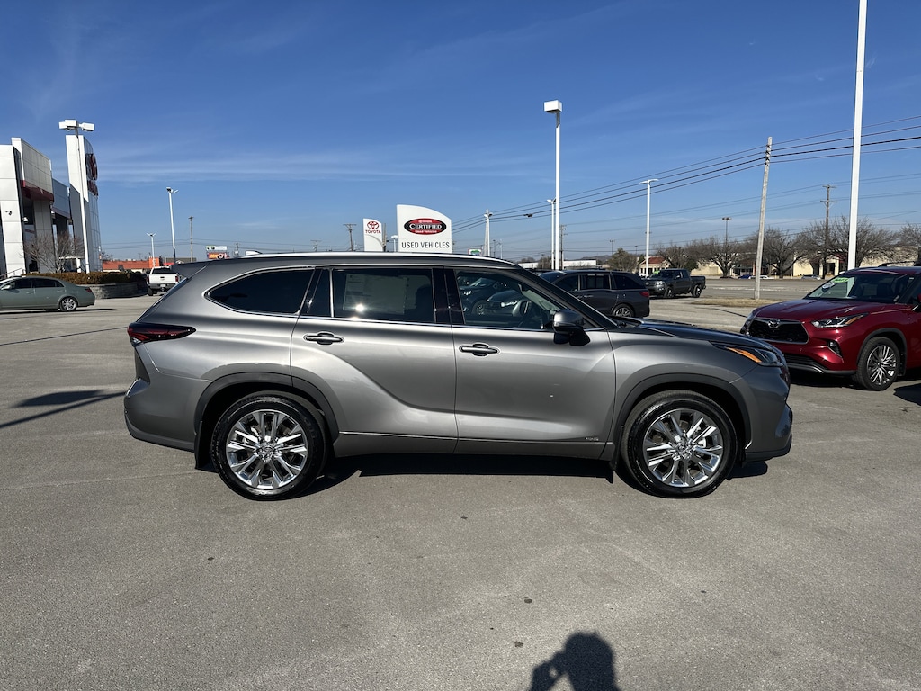 Used 2026 Toyota Highlander Hybrid Limited SUV