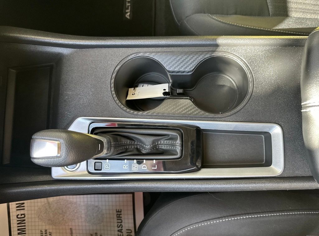 2025 Nissan Altima SV - Photo 19
