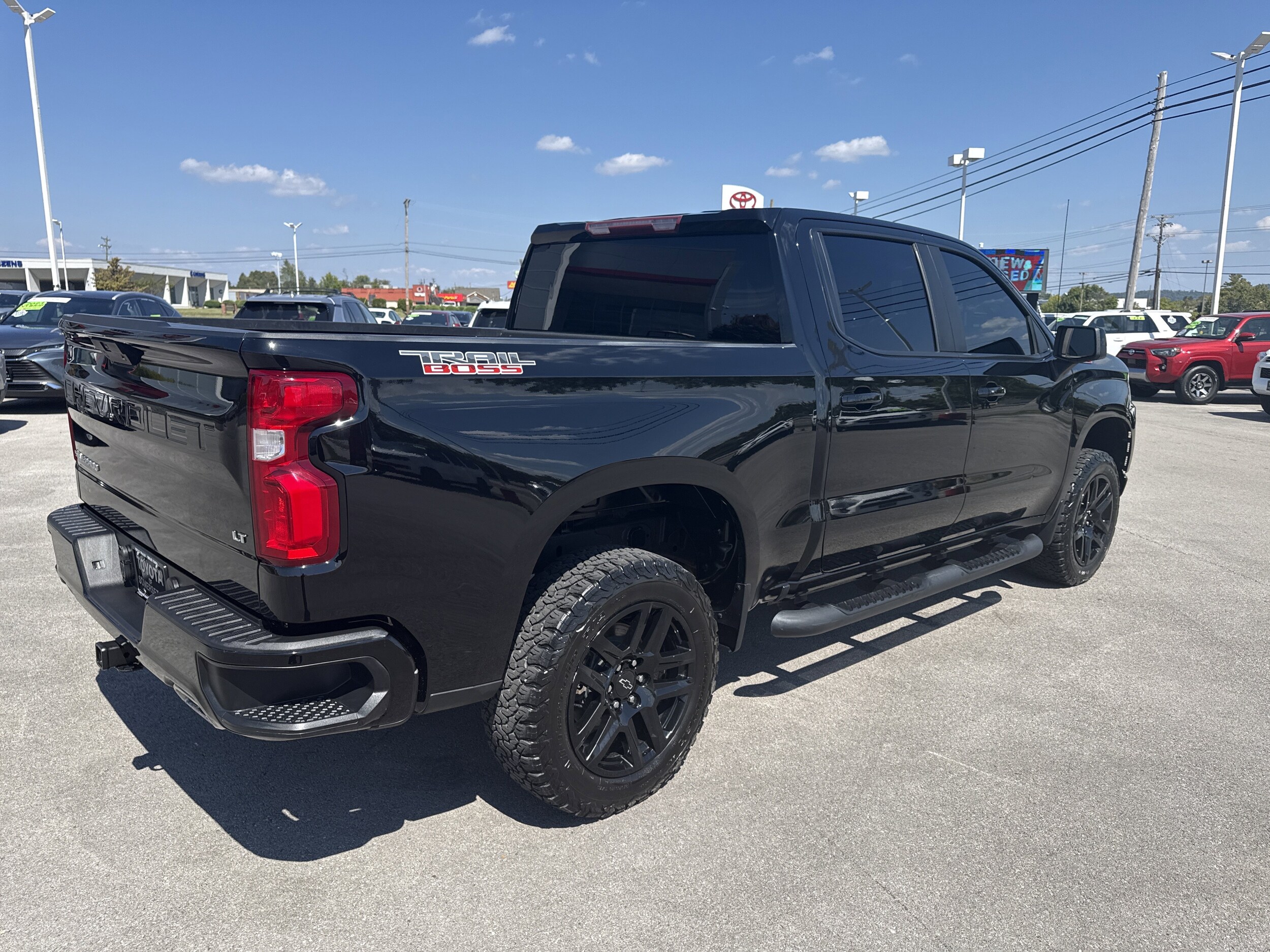 2021 Chevrolet Silverado 1500 LT Trail Boss photo 3