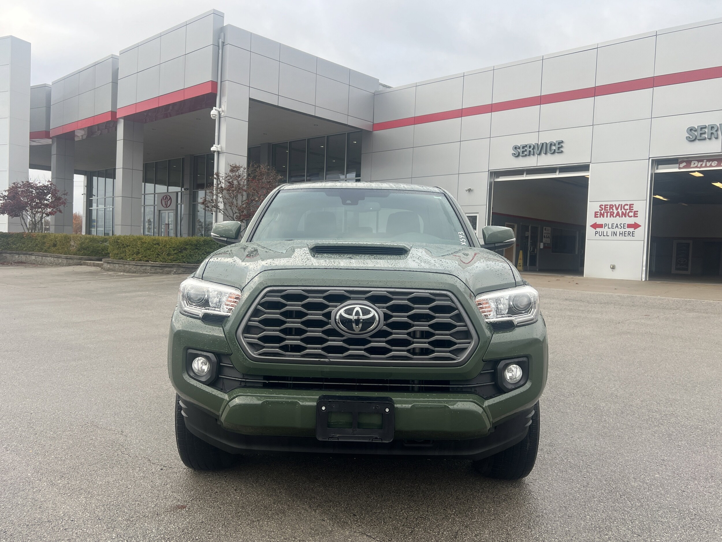2021 Toyota Tacoma TRD Sport V6 photo 2