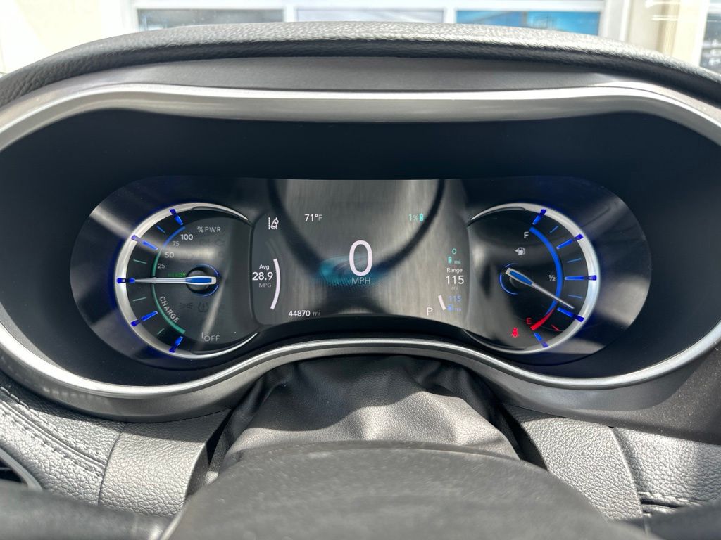 2023 Chrysler Pacifica Hybrid Touring L - Photo 37