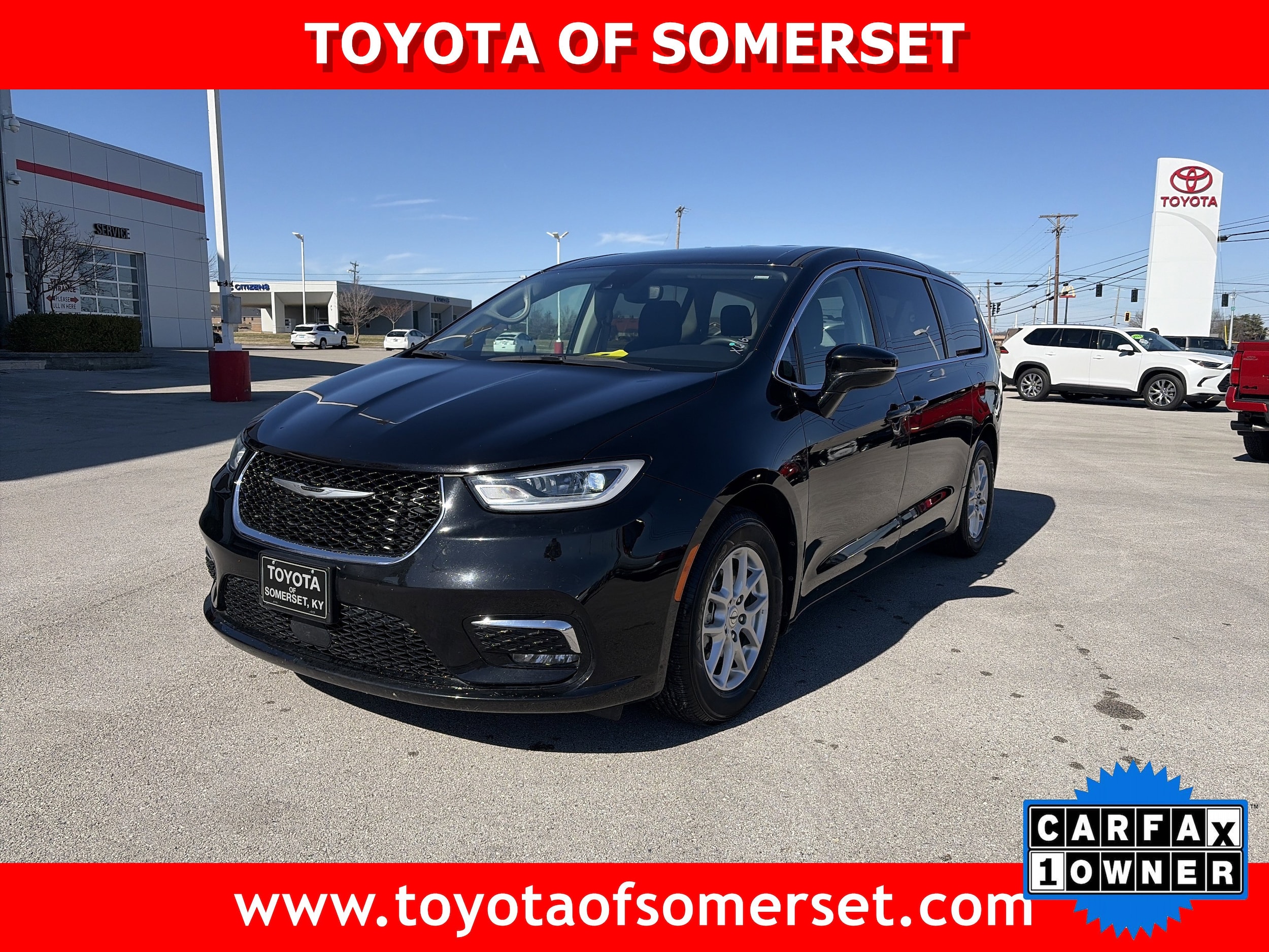 2024 Chrysler Pacifica Touring L's photo