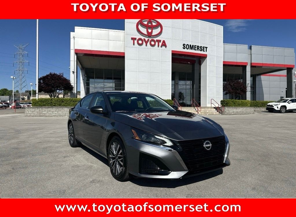 Used 2025 Nissan Altima SV Sedan