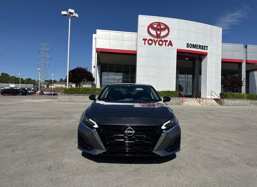 2025 Nissan Altima SV - Photo 8