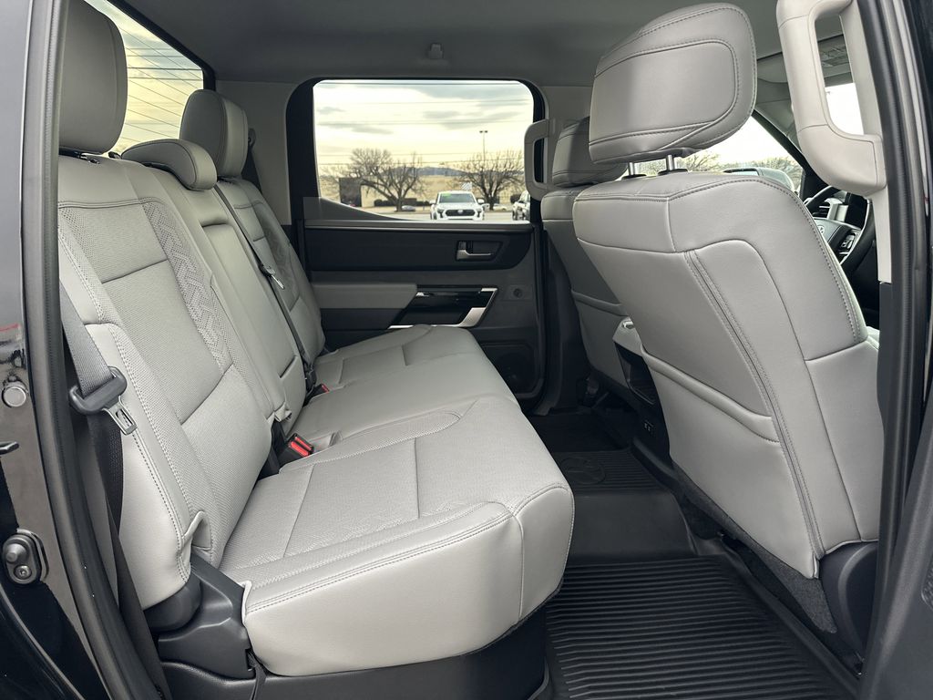 2024 Toyota Tundra Limited - Photo 15