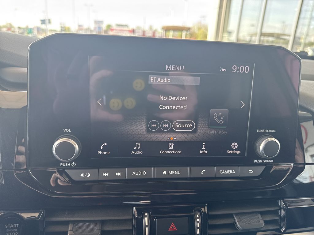 2025 Nissan Pathfinder SV - Photo 21
