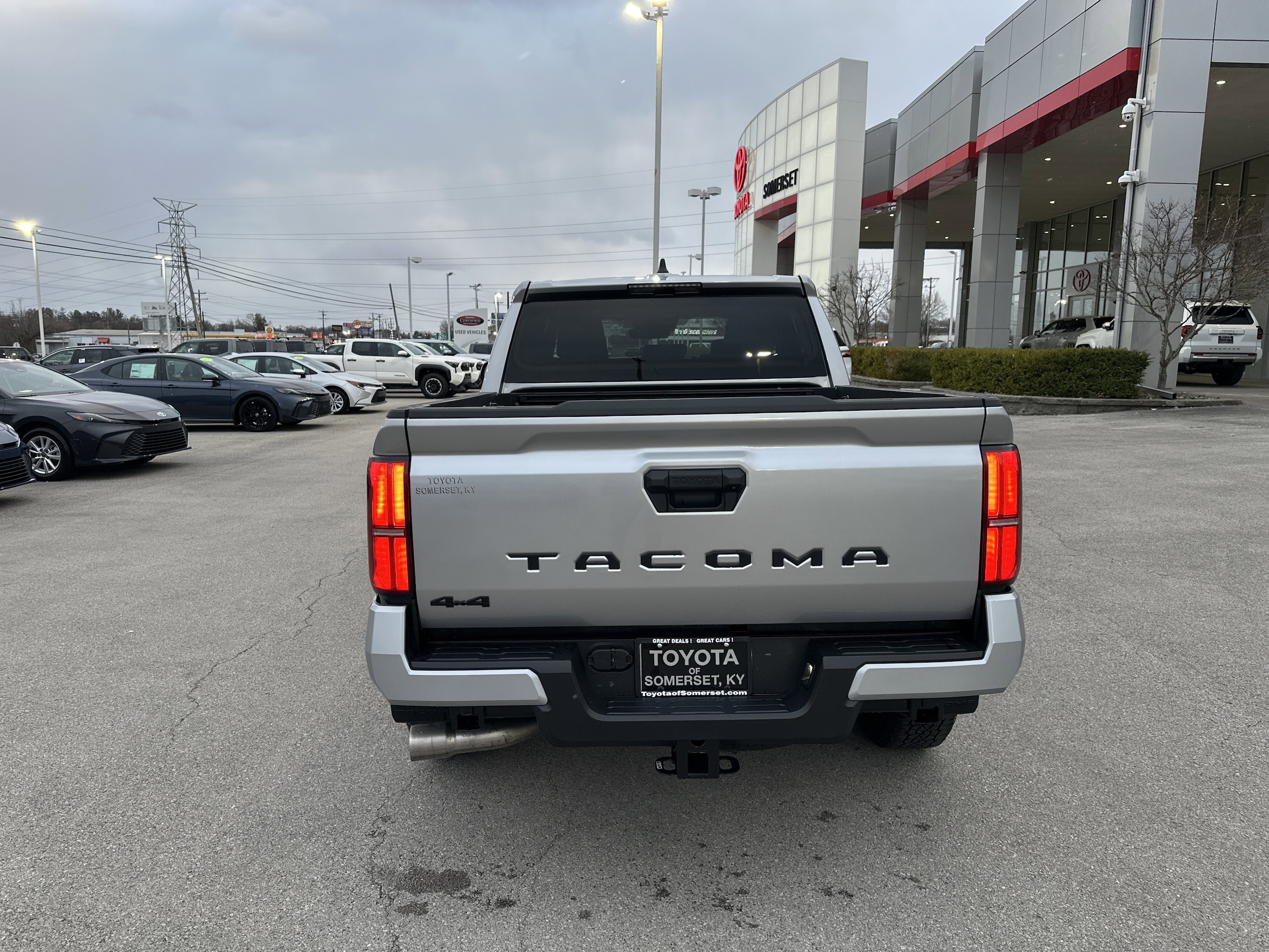 2025 Toyota Tacoma SR5 - Photo 6