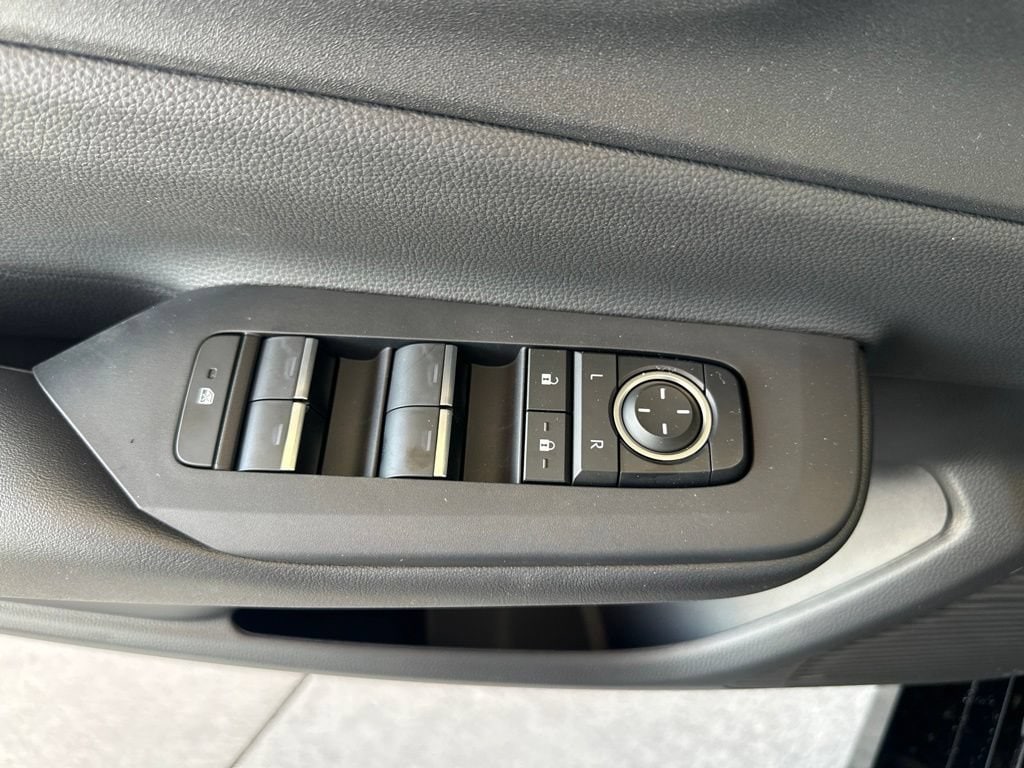 2026 Toyota Prius Plug-in Hybrid XSE Premium - Photo 15