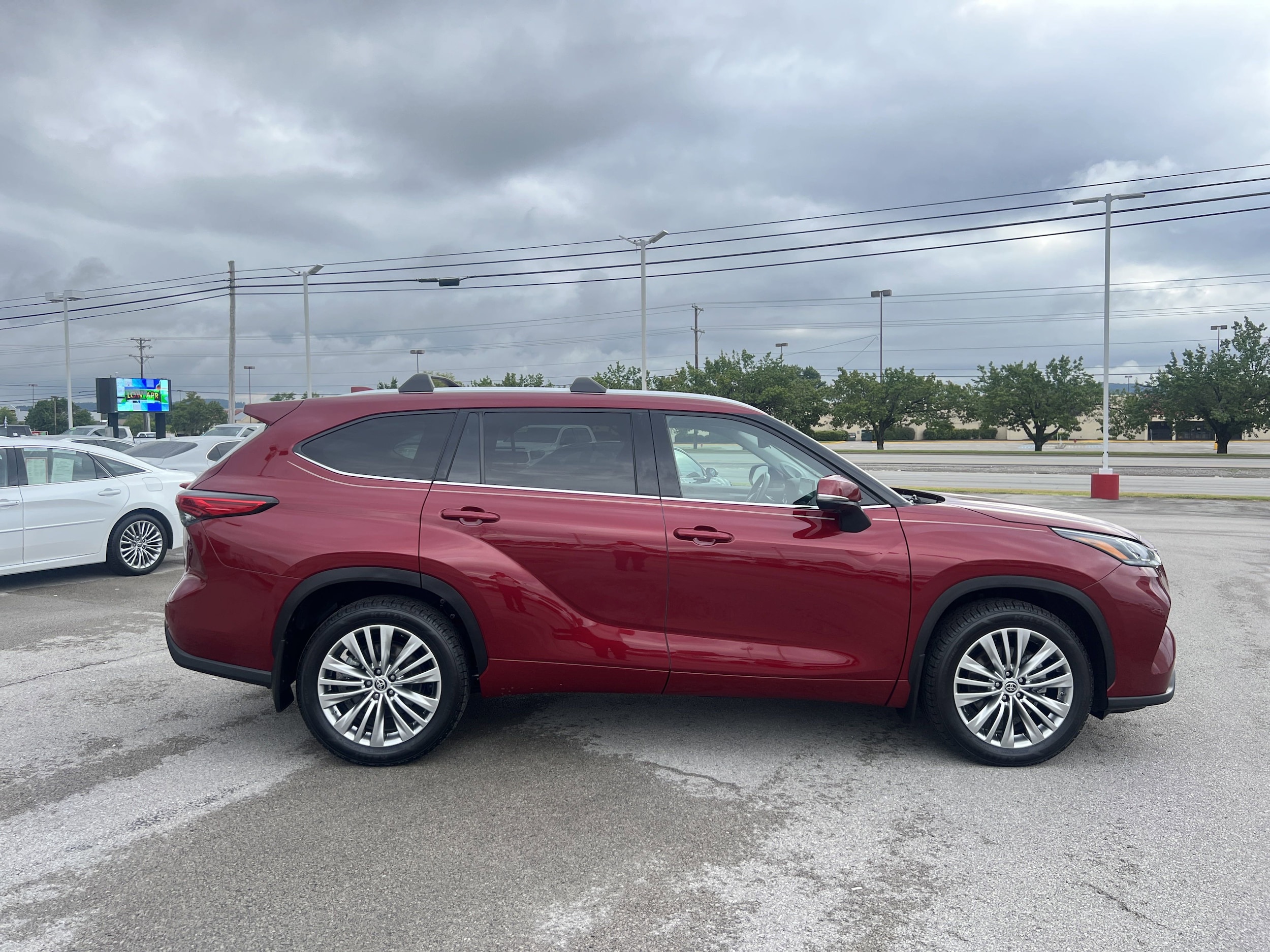 2023 Toyota Highlander Platinum photo 4