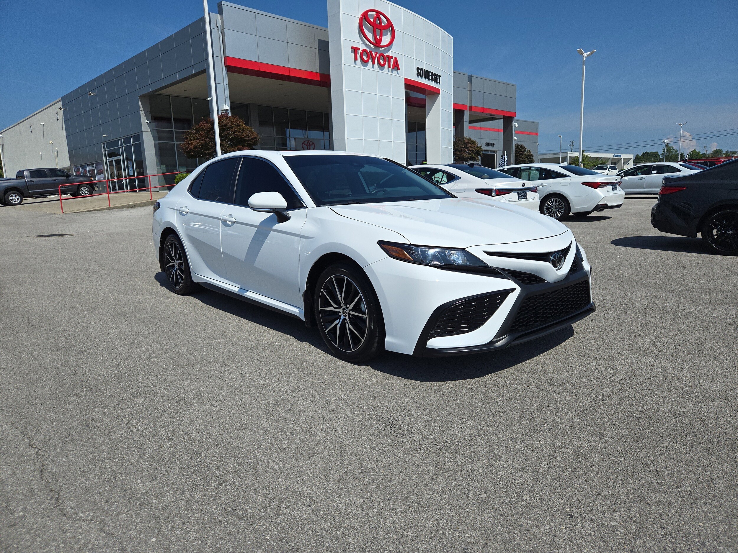 2024 Toyota Camry SE photo 3